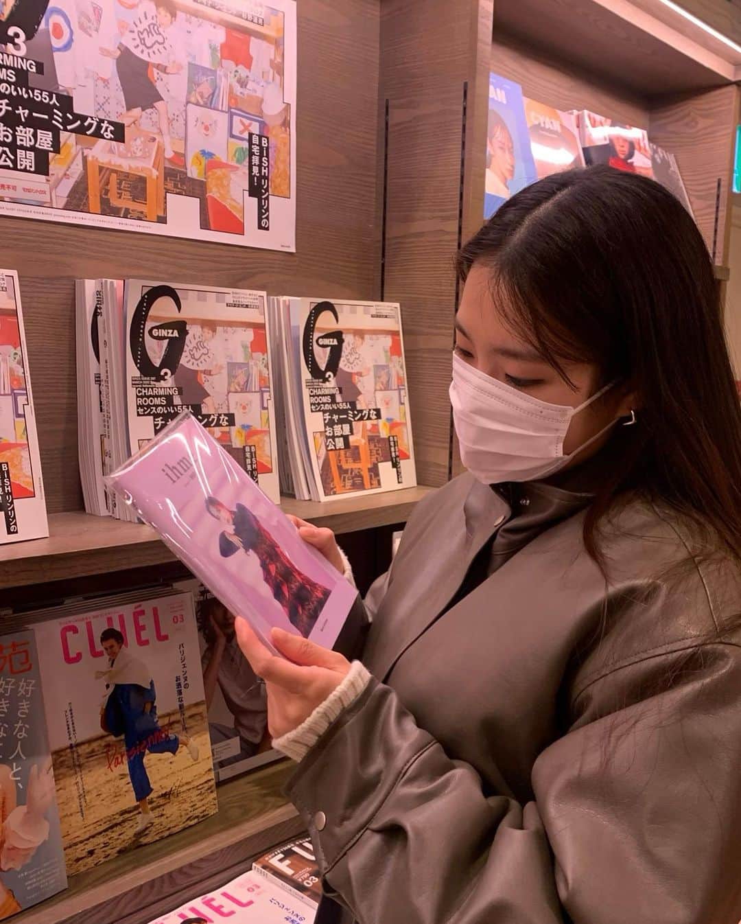 平野沙羅さんのインスタグラム写真 - (平野沙羅Instagram)「ihme issue9 MIRAI 発売中です 渋谷TSUTAYAさんでみつけた🤍」2月17日 23時35分 - sara_hirano
