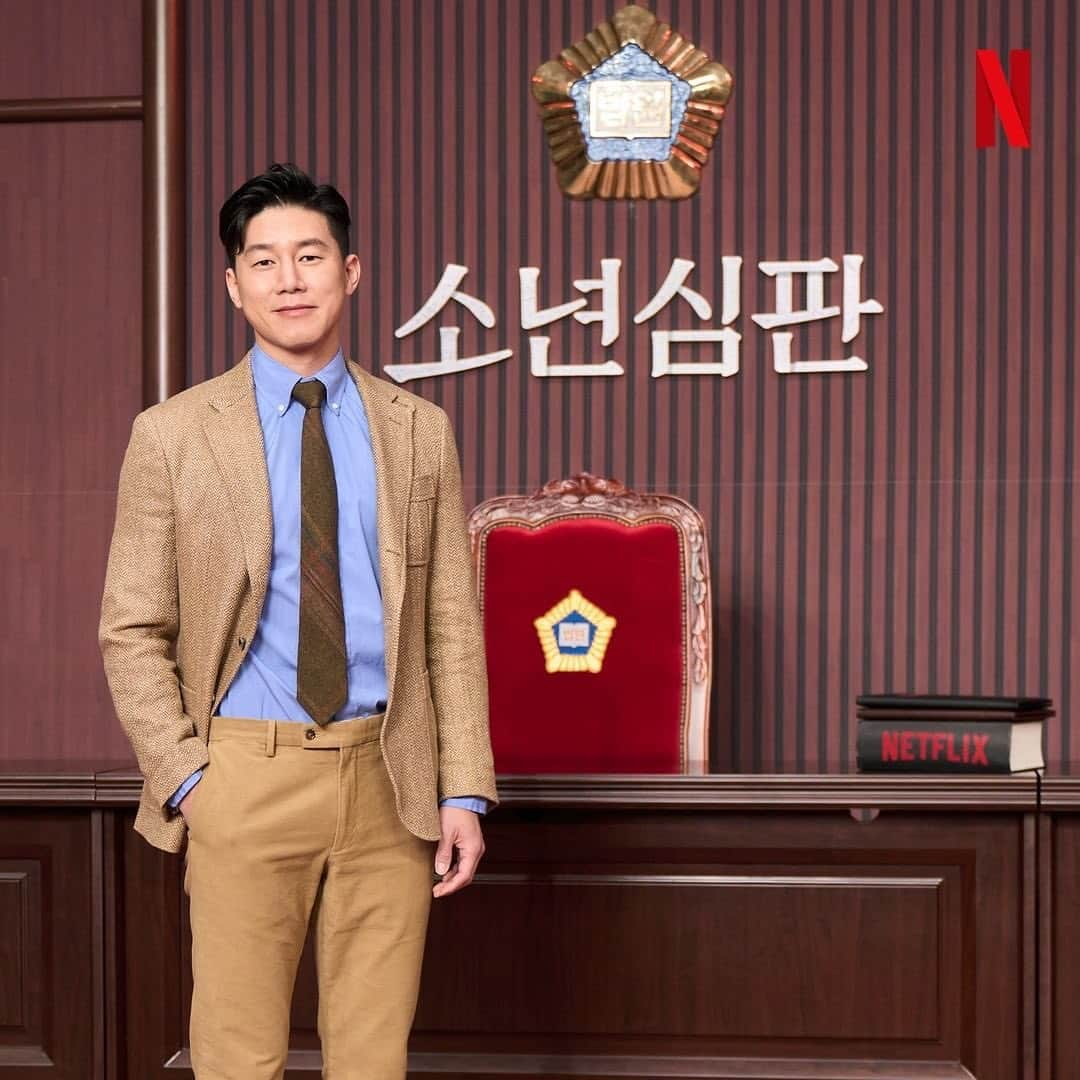 キム・ヘスさんのインスタグラム写真 - (キム・ヘスInstagram)「👩🏻‍⚖️2월25일🔥🙌🏻  Repost & ©️®️➡️• @netflixkr 소년범에 대한 균형잡힌 시각을 전하기 위한 제작 스토리, 현장을 압도하는 배우들의 카리스마. 기대감 한도 초과하게 만든 <소년심판>의 감독과 작가 그리고 각자의 소신대로 소년범죄를 풀어나갈 4명의 판사를 제작발표회에서 만났습니다.  #소년심판 #JuvenileJustice #김혜수 #KimHyeSoo @hs_kim_95 #김무열 #KimMooYeol #이성민 #LeeSungMin #이정은 #LeeJungEun #홍종찬감독 #김민석작가 #넷플릭스 #Netflix - #김혜수 #KimHyeSoo #갓혜수 #lovehyesoo #金憓秀 #金惠秀」2月22日 19時31分 - kimhyesoo_signal