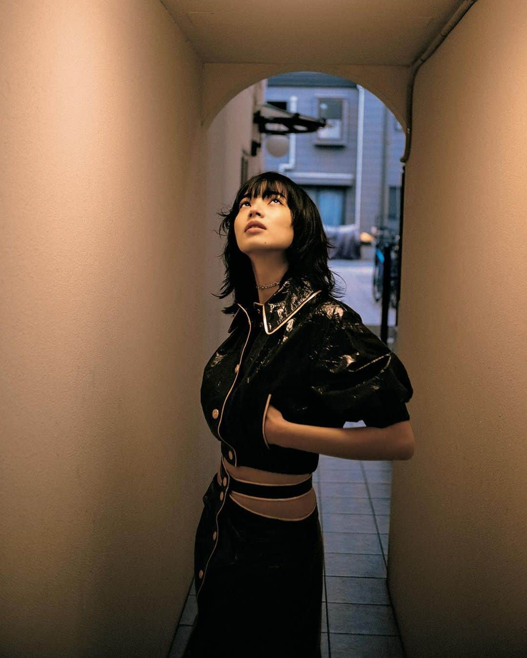 小松菜奈さんのインスタグラム写真 - (小松菜奈Instagram)「@harpersbazaarjapan  @chanelofficial 🌖🌗🌘🌒🌓🌔」2月23日 14時40分 - konichan7