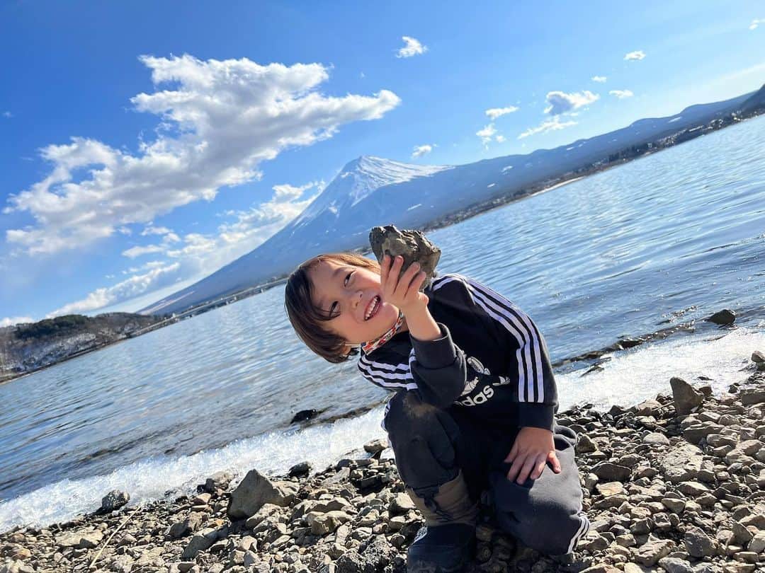 下田美咲さんのインスタグラム写真 - (下田美咲Instagram)「富士山。 あなたと見たから大好きな山になりました。  #富士山 #旅の思い出 #冒険 #探検」2月23日 18時01分 - shimodamisaki815