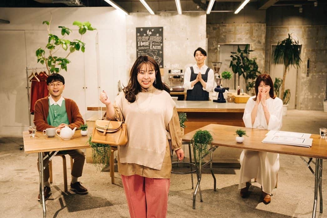 餅田コシヒカリさんのインスタグラム写真 - (餅田コシヒカリInstagram)「東京都の「TOKYOふたりSTORY」に出演させていただきました🌷✨  婚活に悩む餅田コシヒカリが小野島さんと来店したカフェで、色々な方にアドバイスをもらって婚活について勉強していくという内容でした☕️🕊  とっていただいたお写真がどれも素敵すぎて…🥲💓💓 アーカイブが見られます！⭐️  動画の中では自分に似合う、カラーコーディネートについても教えていただいたので、婚活を考えてる方も、そうじゃない方にもぜひ見てもらいたいです😊💓  ストーリーのハイライトにリンク載ってます📎  #tokyoふたりstory  #東京都 #婚活 #婚活相談  #恋愛  #結婚 #イエベ #ブルベ #カラーコーディネート」2月23日 21時12分 - koshihikarimochida0000