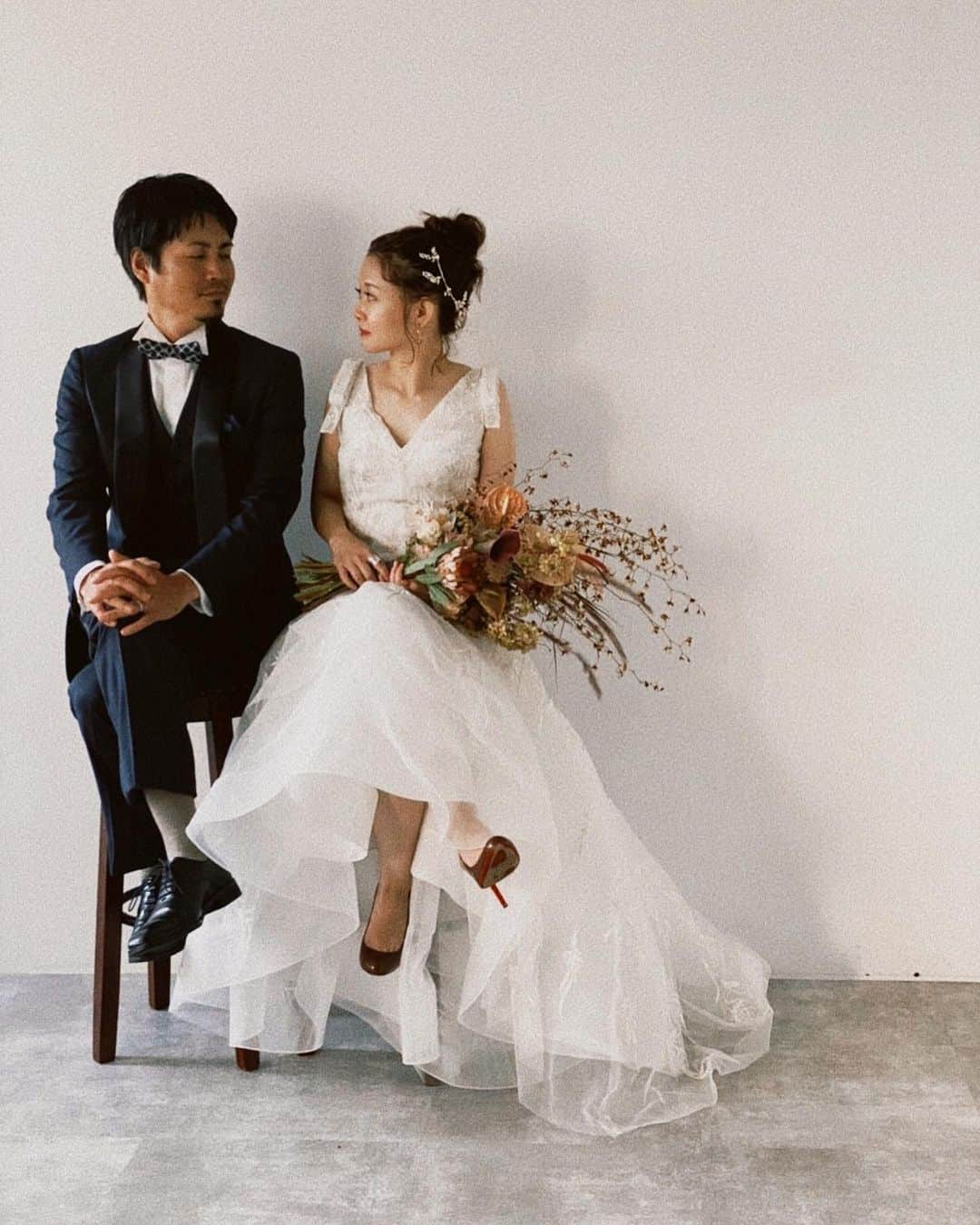 土田瑠美さんのインスタグラム写真 - (土田瑠美Instagram)「YouA×Rumi  Photo wedding  先日花嫁様とお話していて1番好きなお写真が一緒で 嬉しかった〜🤍 沢山見返して頂けたら幸せだな  #weddingphotography  #photowedding」2月24日 21時07分 - ru0711