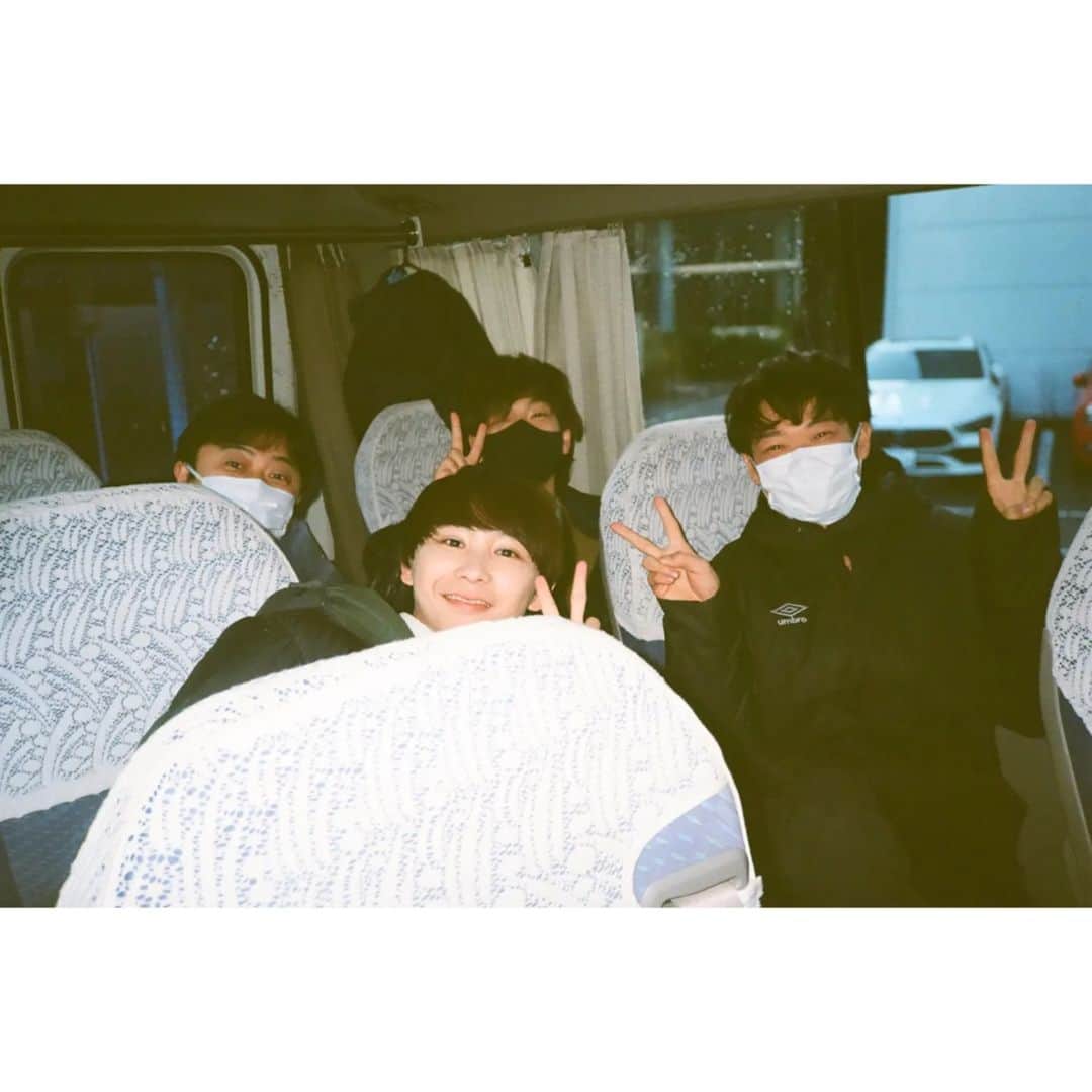 玄里さんのインスタグラム写真 - (玄里Instagram)「🚎🤾‍♂️  #君と世界が終わる日に #season3  #yashika #filmcamera」2月26日 9時09分 - hyunri__official