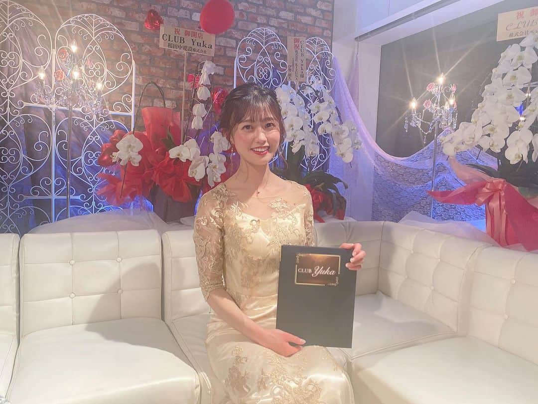 西澤由夏さんのインスタグラム写真 - (西澤由夏Instagram)「3週に渡ってお送りしてきた 『#CLUBYuka』 完結しました🍸  「#ニューヨーク恋愛市場」が 恋愛番組(？)ということもあり、 お互いの恋愛観などについて ニューヨークさんと お話ししました🤭✨  クラブということで お酒を飲みながらだったので、 余計な話をしていないか 心配ですが…🍻  プレミアム会員のみですが お時間ある時にでも 覗いてみてください🍷 (番組公式YouTubeでは、 途中まで無料でご覧いただけます。)」2月26日 13時05分 - yknszw
