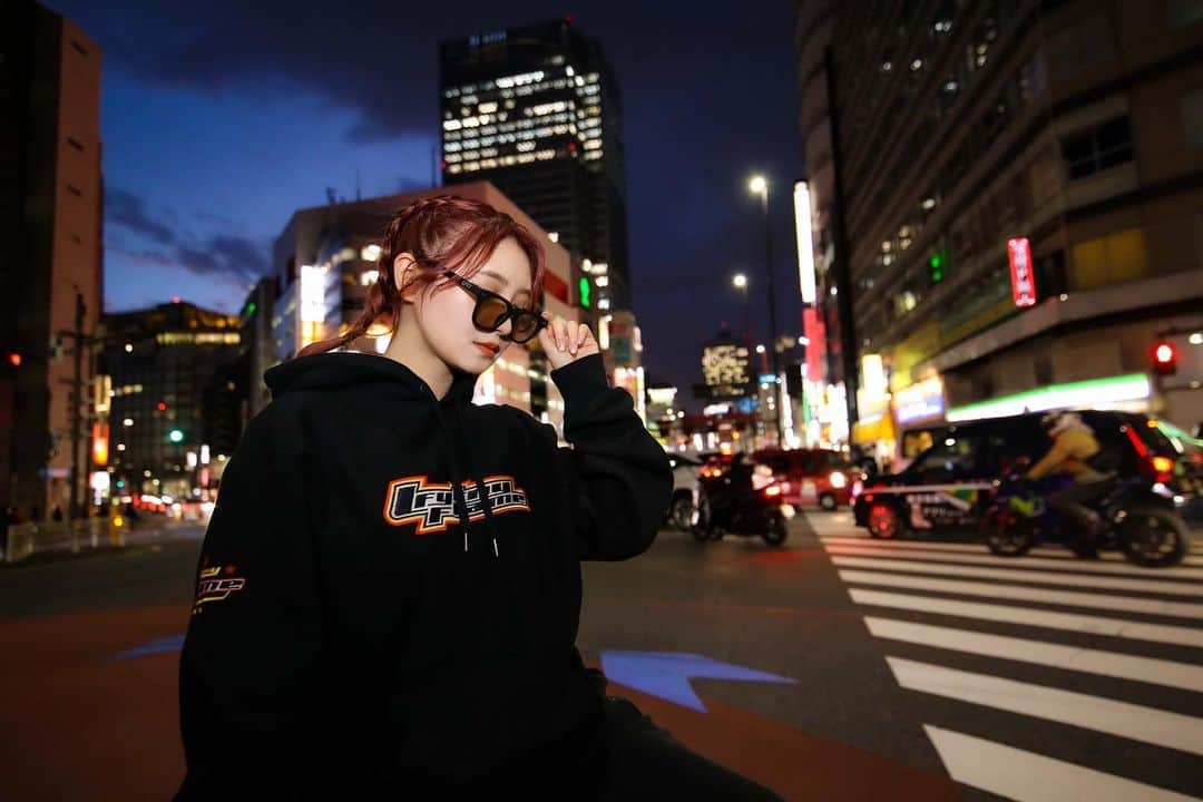 RIOさんのインスタグラム写真 - (RIOInstagram)「LFYT FLAME LOGO HOODED SWEATSHIRT . これ着てる人イケてるから みんな着て😎✨ りおはXL着てるよ〜♪ 男性はもちろん、女性もオーバーで着ると可愛いよっ🖤 . 👚　@lafayette_nyc  📸　@styler86  . . #LFYT #lafayette  #lafayette_nyc  #lafayettecrew」2月26日 21時02分 - reily_rio