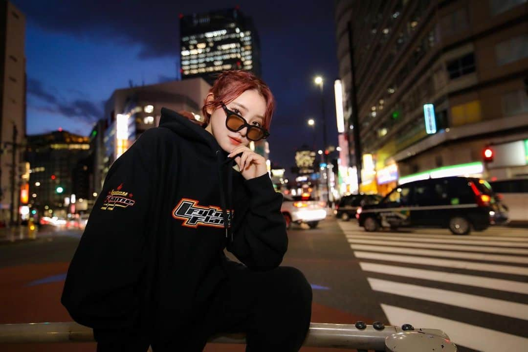 RIOさんのインスタグラム写真 - (RIOInstagram)「LFYT FLAME LOGO HOODED SWEATSHIRT . これ着てる人イケてるから みんな着て😎✨ りおはXL着てるよ〜♪ 男性はもちろん、女性もオーバーで着ると可愛いよっ🖤 . 👚　@lafayette_nyc  📸　@styler86  . . #LFYT #lafayette  #lafayette_nyc  #lafayettecrew」2月26日 21時02分 - reily_rio