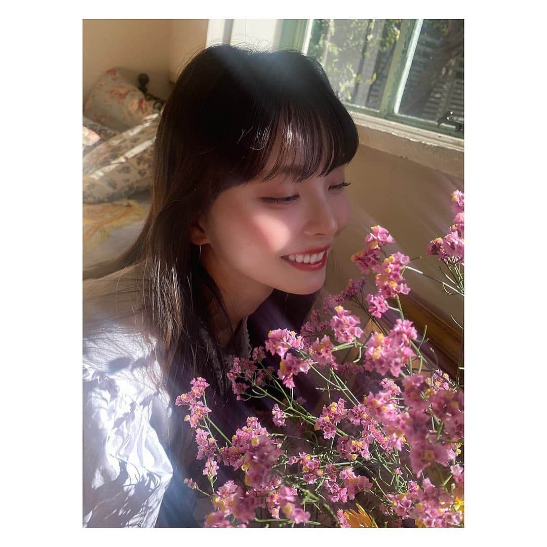 川口ゆりなさんのインスタグラム写真 - (川口ゆりなInstagram)「． ． ． 𓂃 ✿𓈒𓏸 ． カレンダーのオフショットです( ¨̮ ) ． ． ．」2月27日 20時45分 - kawaguchi_yurina_official