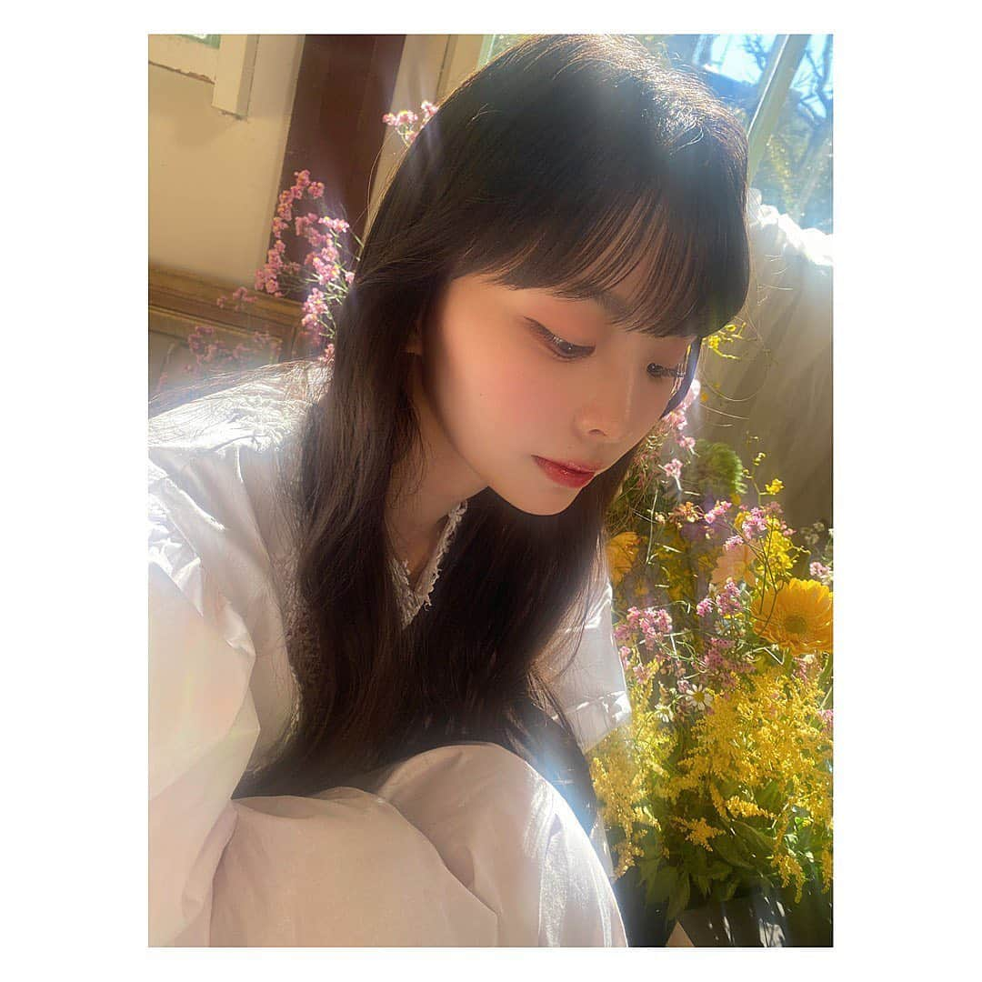 川口ゆりなさんのインスタグラム写真 - (川口ゆりなInstagram)「． ． ． 𓂃 ✿𓈒𓏸 ． カレンダーのオフショットです( ¨̮ ) ． ． ．」2月27日 20時45分 - kawaguchi_yurina_official