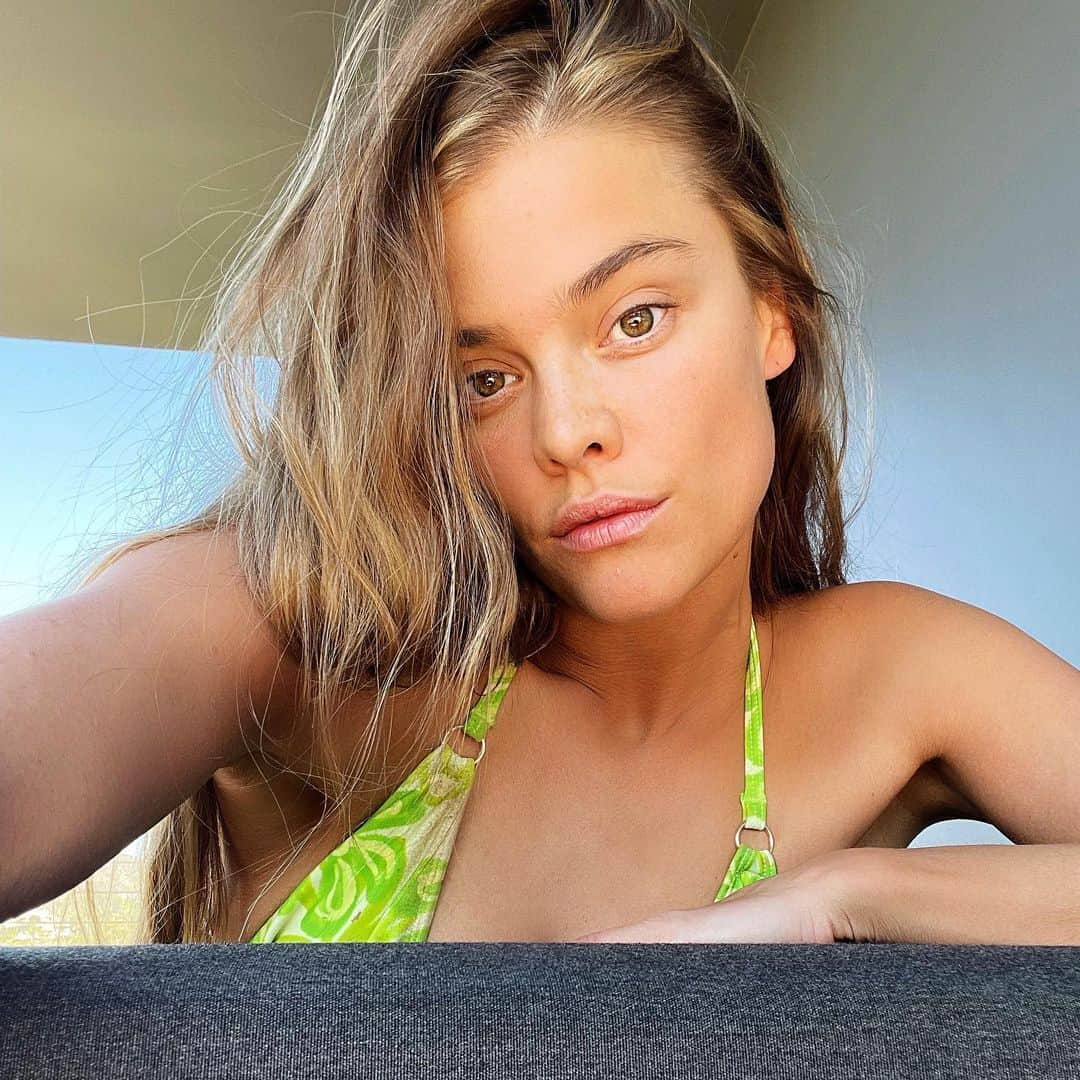 ニーナ・アグダルさんのインスタグラム写真 - (ニーナ・アグダルInstagram)「Cali sunshine 🤌」2月28日 10時20分 - ninaagdal