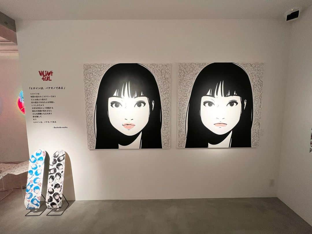 早見あかりさんのインスタグラム写真 - (早見あかりInstagram)「_ Part1に続き、Part2「ヒロイン中毒」展へ ギリギリ最終日にすべりこみ！ふぅー ⁡ ネオンが可愛すぎた🔥🔥 ⁡ #art#backsideworks#shgallery」2月28日 11時44分 - akari_hayami_official