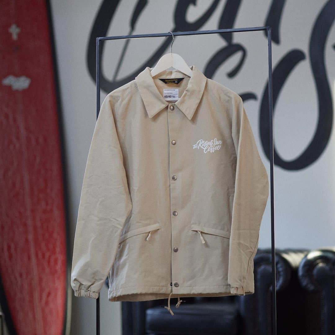 坂口憲二（THE RISING SUN COFFEE）さんのインスタグラム写真 - (坂口憲二（THE RISING SUN COFFEE）Instagram)「◆GOOD MORNING COFFEE‼︎◆  【COMING SOON】  TRSC×BLUCO ORIGINAL SPRING COACH JACKET (IVORY)S.M.L.XL  お馴染み千葉発リアルワークウェアブランドBLUCO @bluco.inc_official とのコラボ企画。  冬のボアコーチから派生した、春らしいコーチジャケットが完成しました。  こちら3月上旬の発売を予定しておりますのでお楽しみに！  therisingsuncoffee.com  #coffee #coffeebeans  #coffeeroaster  #coffeelab  #coffeeandsurfing  #coffeetime  #coffeelover  #coffeebreak  #coffeeshop  #coffeestand  #coffeeholic  #coffeehouse  #coffee_inst  #coffeemaker  #coffeeshops  #coffeecoffeecoffee  #coffeenclothes  #coffeeaddict  #coffeeculture  #coffeemorning  #coffeemag #specialitycoffee  #bluco  #TRSC」3月1日 7時18分 - therisingsuncoffee