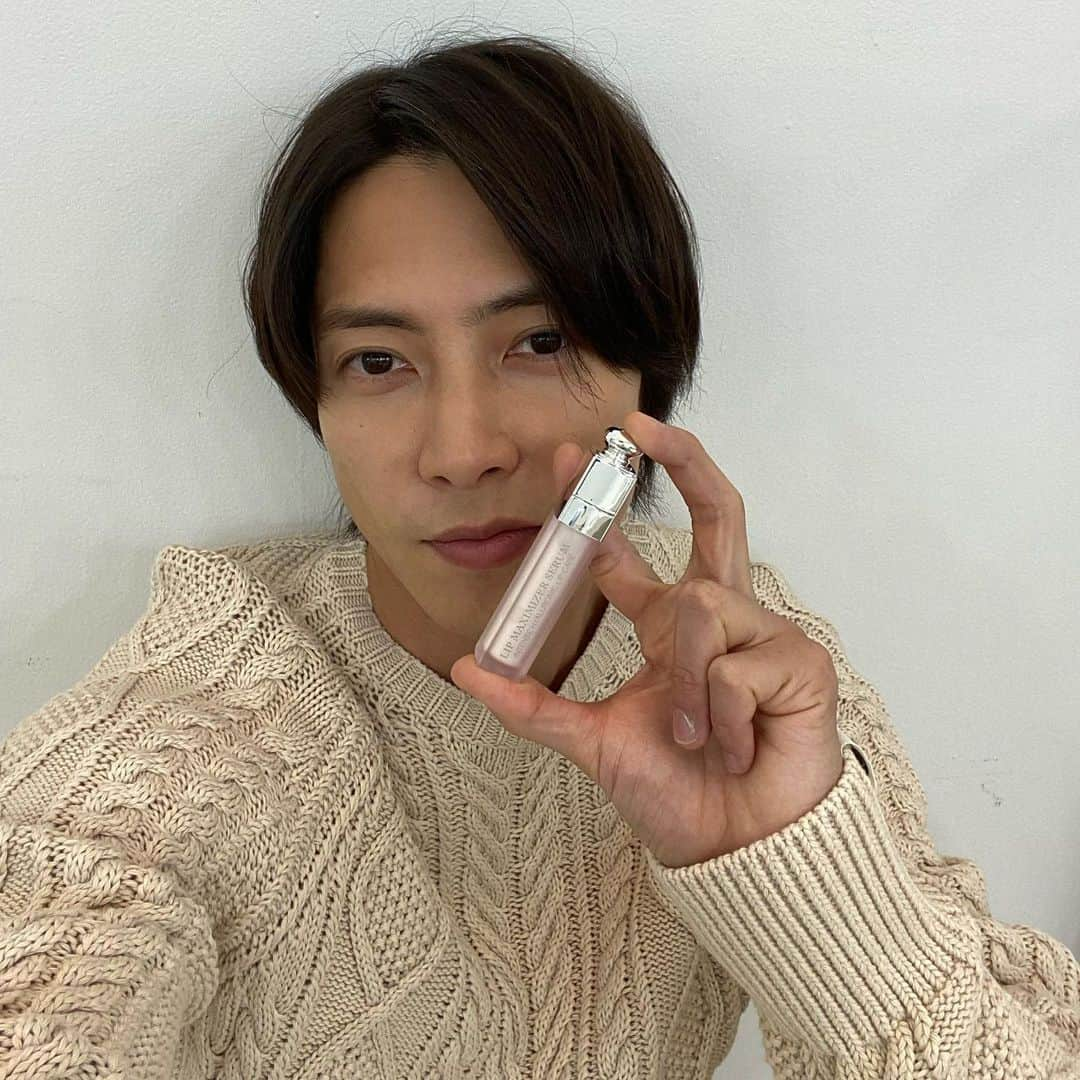 山下智久さんのインスタグラム写真 - (山下智久Instagram)「今日から3月。今月も楽しんでいきましょう！！！  Let’s have fun!!!  @dior @diorbeauty #DIORADDICT #SAUVAGE」3月1日 16時25分 - tomo.y9