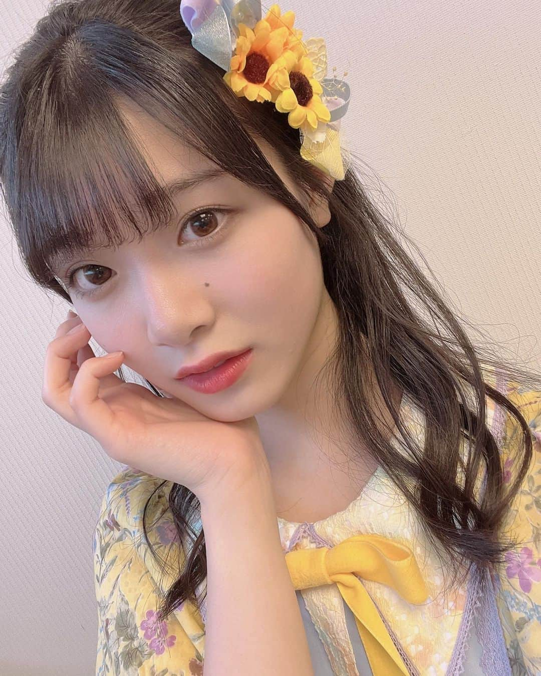 小越春花さんのインスタグラム写真 - (小越春花Instagram)「@lotti.ngt.idol にとんでいいねをよろしくお願いします！ 自撮り〜あたまにお花もあるよ🥰🌼  #目指せ48万いいね #NGT48 #アイドル #いいねください」3月1日 19時09分 - haruka_2525_ngt48