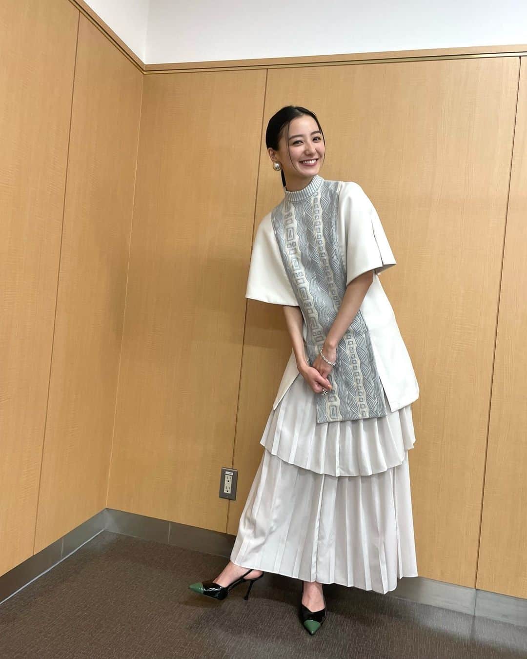 高田里穂さんのインスタグラム写真 - (高田里穂Instagram)「昨日の完成披露の、衣装です  たくさんの愛をありがとう 🤍🤍🙏🏻🤍🤍  #kamenriderooo」3月1日 21時15分 - riho__takada