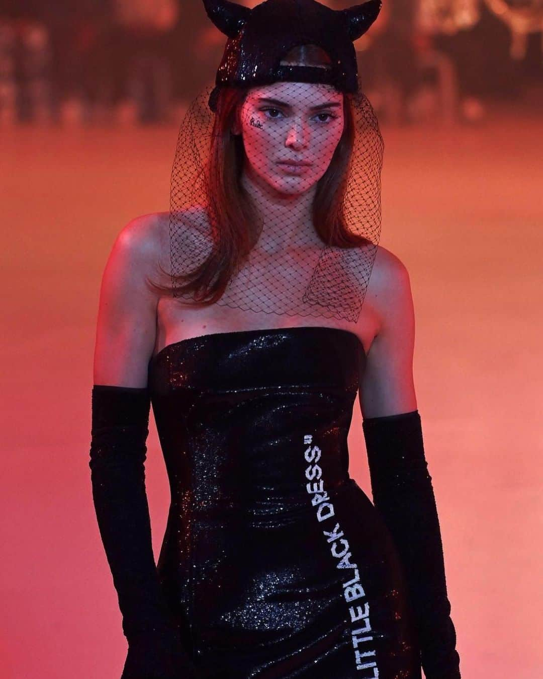 ケンダル・ジェンナーさんのインスタグラム写真 - (ケンダル・ジェンナーInstagram)「V FOREVER  we miss you 🤍 @off____white」3月1日 23時39分 - kendalljenner