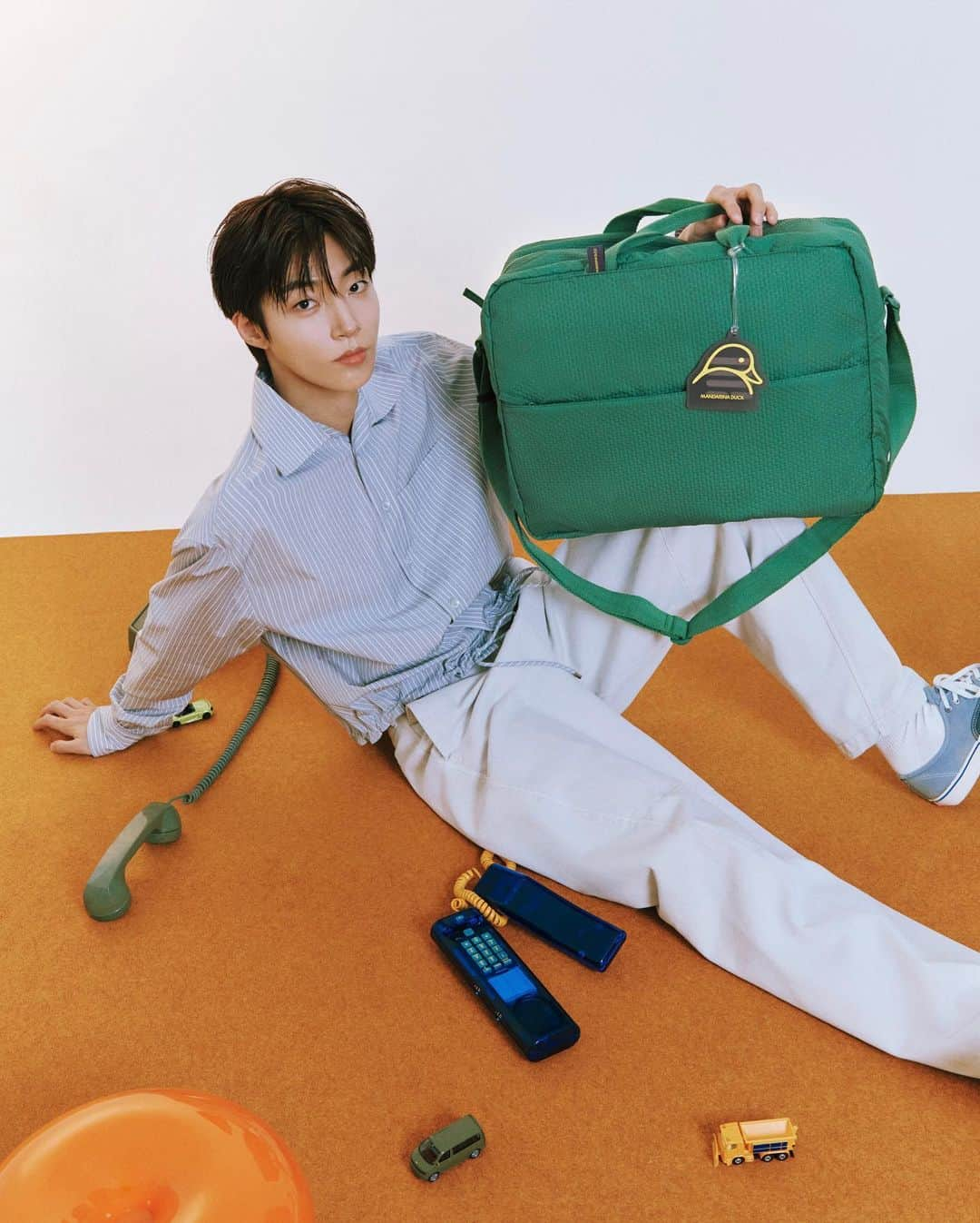 ファン・インヨプさんのインスタグラム写真 - (ファン・インヨプInstagram)「@mandarinaduck_kr 🎒💚」3月2日 12時51分 - hi_high_hiy