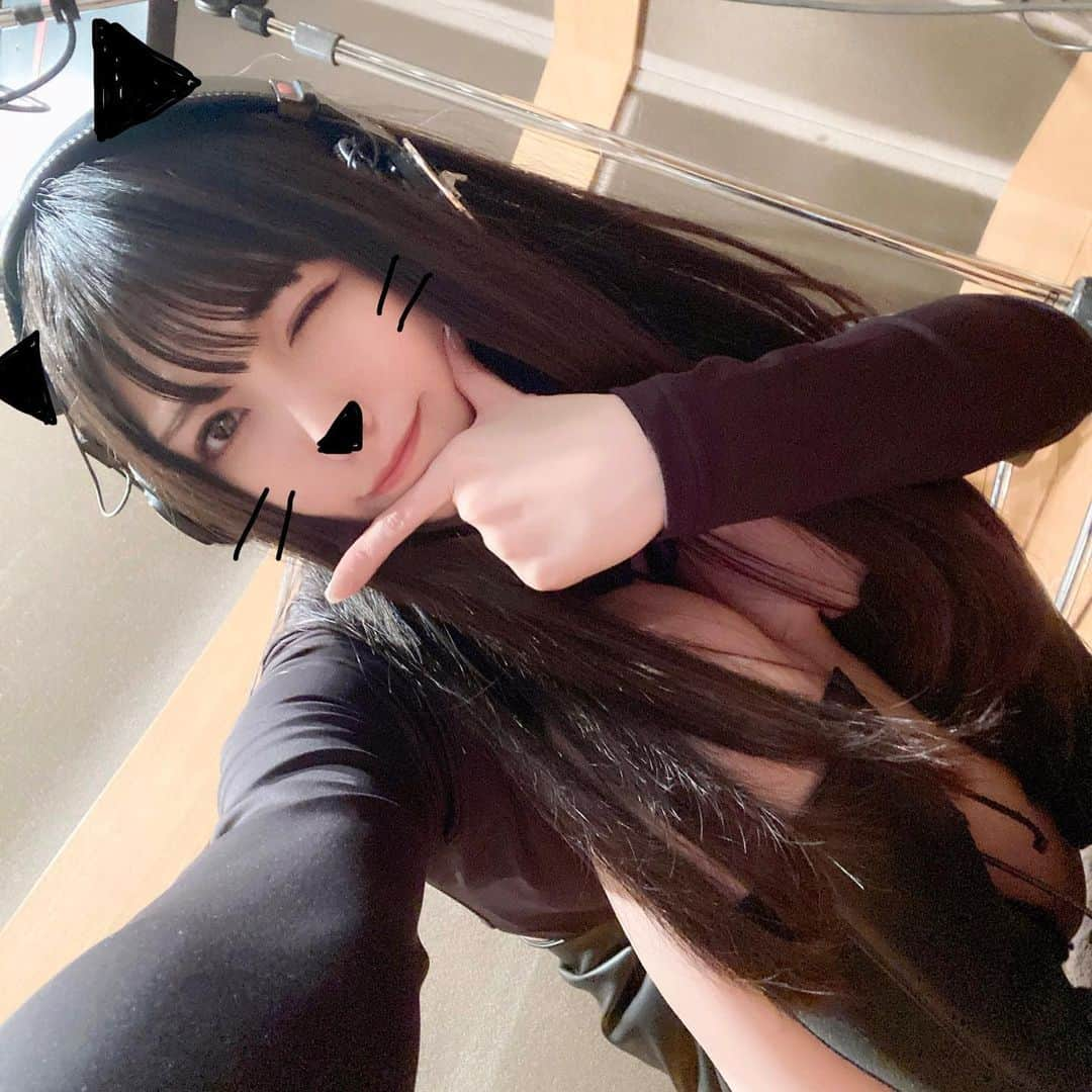 倉木しおりさんのインスタグラム写真 - (倉木しおりInstagram)「【倉木しおり】ミニライブ&特典会開催!! クラウドファンディングで支援して頂いた倉木しおりCD「empoisonné」リリース記念  日時：3月26日18時30分 場所：新星堂エンタバアキバ YouTube生配信あり ライブは無料参加OK!  詳細：shinseido-eventnavi.com オンライン購入：onl.la/7bmD5SS  詳細は、画像をチェック☆  #倉木しおり #av女優 #ソロシンガー」3月2日 13時57分 - shiori_kuraki