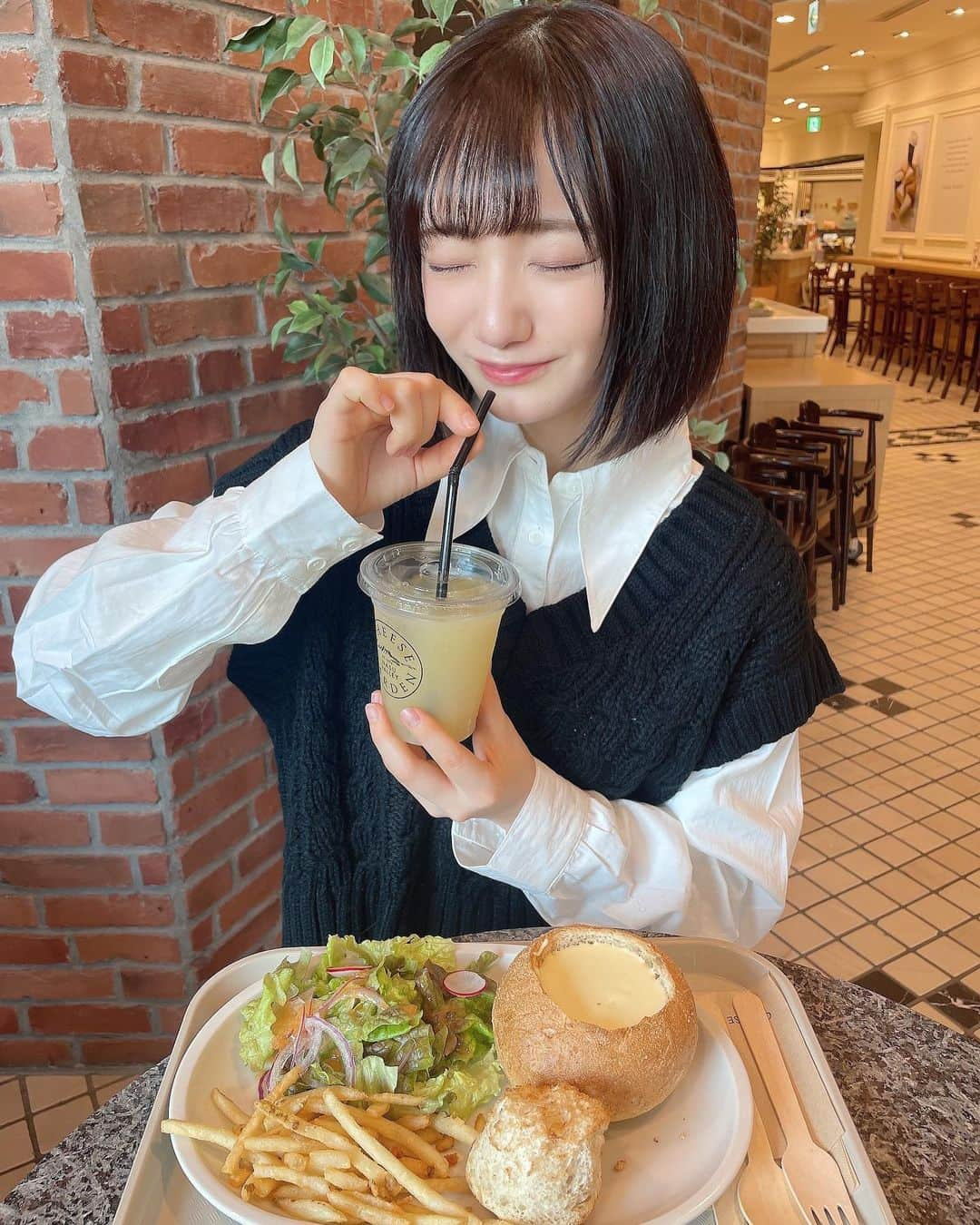 近藤真琴さんのインスタグラム写真 - (近藤真琴Instagram)「・ 美味しいもの食べるとはっぴーな気持ちになるわね👶💓💓」3月2日 19時32分 - onakasuitamakochan