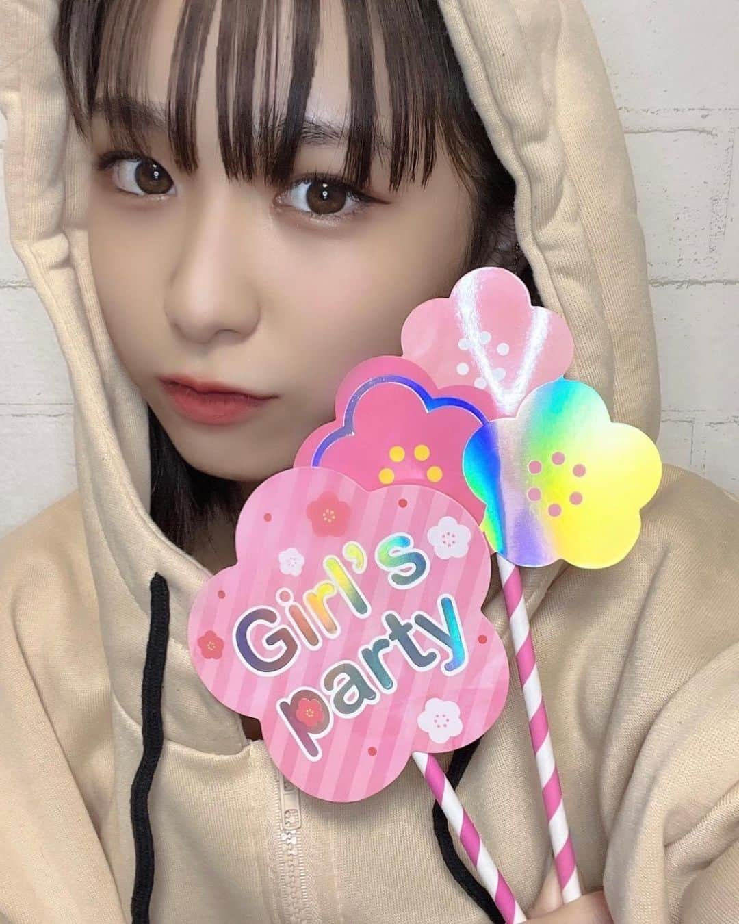 佐藤ひなたさんのインスタグラム写真 - (佐藤ひなたInstagram)「・ ・ 🎂3月生まれのみなさま お誕生日おめでとうございますっ！♡  みなさまにとって素敵な1年になりますように🕊  3月と言えば！  そうっ！   ♡ 『ひな』まつりぃ〜 ♡  お稽古で おうちパーティーできないけど 夜帰ったら 何かあるかな|ω•)ﾁﾗｯ!!  素敵な舞台になるように 今日もみんなとお稽古頑張ります🔥  #ハッピーバースデー #お祝い  #ひなまつり #お雛様 #桃の節句 #ゲートシティーの恋 #佐藤ひなた #ひな #06 #ひなdays」3月3日 12時04分 - hinata_sato_official