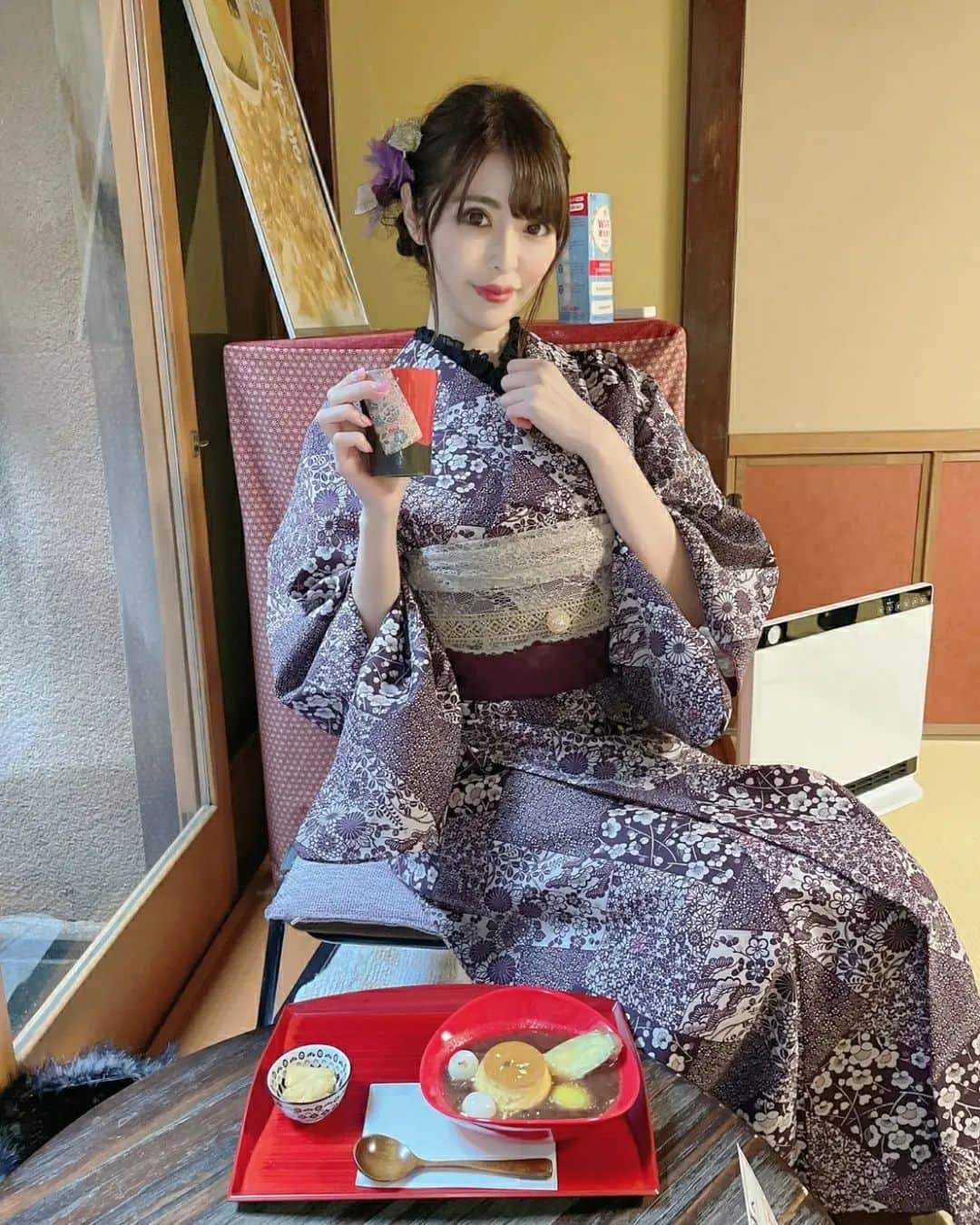 桃瀬えりなさんのインスタグラム写真 - (桃瀬えりなInstagram)「金沢お着物👘📸ひがし茶屋街❤⁡ ⁡⁡⁡⁡⁡ ⁡街並み素敵でした✨⁡ お散歩して、プリンぜんざいと加賀棒茶でお茶して来たよ🍮🍵⁡ ⁡加賀棒茶大好きだから、お土産で買ってきたの❤⁡ ⁡⁡ ⁡⁡⁡⁡⁡⁡#kanazawa⁡ ⁡#kimono⁡ ⁡#japanesemodel⁡ ⁡#follow⁡ ⁡#followme⁡ ⁡#金沢⁡ ⁡#ひがし茶屋街⁡ ⁡#金沢ぷりん⁡ ⁡#プリンぜんざい⁡ ⁡#加賀棒茶⁡ ⁡#着物⁡ ⁡#小紋柄⁡ ⁡#vasara兼六園店⁡ ⁡#桃瀬えりな」3月4日 17時51分 - eri_rin1221