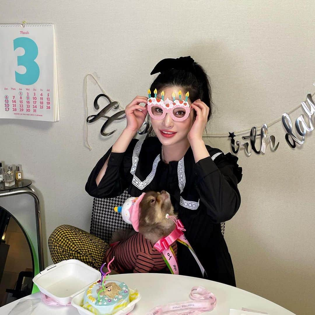 ジョンハさんのインスタグラム写真 - (ジョンハInstagram)「나만 신났던 너의 생일🧸🍰🍒 3번째 생일을 진심으로 축하해 이 세상에 태어나 내 곁에 와줘서, 이 세상 그 무엇보다 내게 소중한 존재가 되어줘서 너무 고마워 앞으로도 우리 함께 행복한 시간 보내면서 아프지말고 건강하게 사랑만 하자 목숨만큼, 목숨보다도 내가 정말 많이 아끼고 사랑해」3月5日 17時13分 - 1993kg