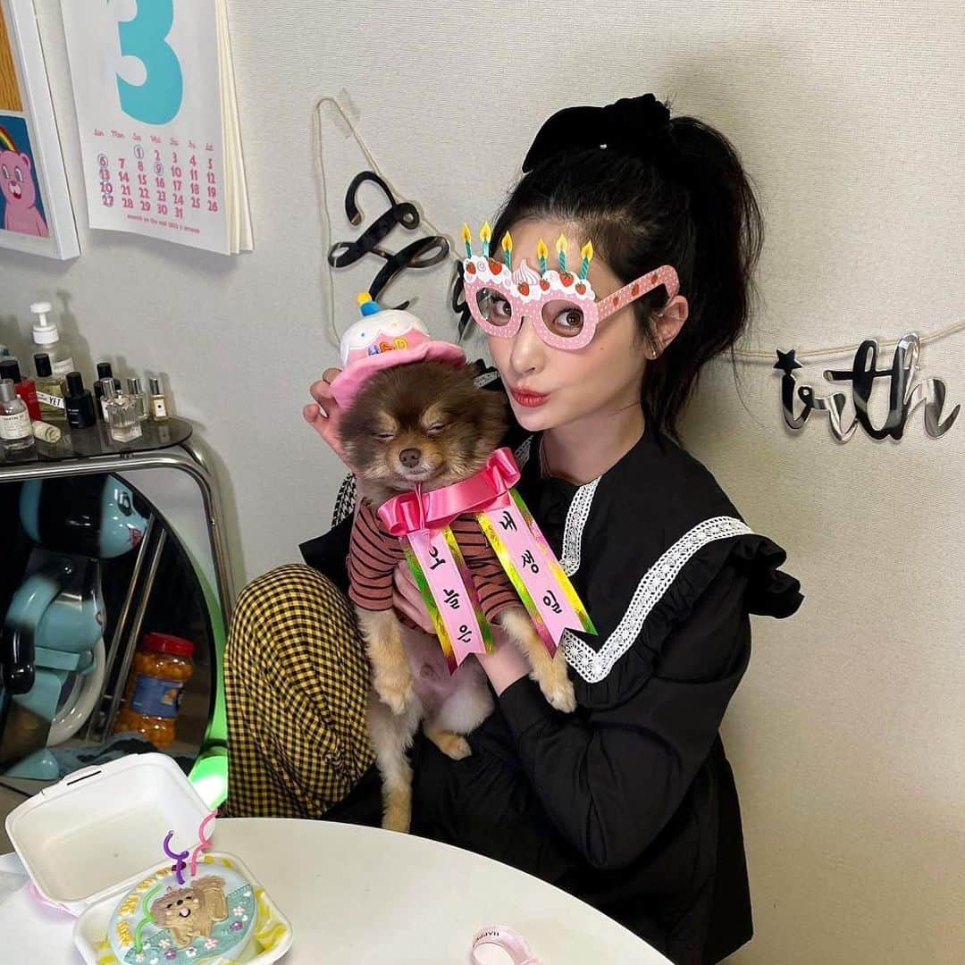 ジョンハさんのインスタグラム写真 - (ジョンハInstagram)「나만 신났던 너의 생일🧸🍰🍒 3번째 생일을 진심으로 축하해 이 세상에 태어나 내 곁에 와줘서, 이 세상 그 무엇보다 내게 소중한 존재가 되어줘서 너무 고마워 앞으로도 우리 함께 행복한 시간 보내면서 아프지말고 건강하게 사랑만 하자 목숨만큼, 목숨보다도 내가 정말 많이 아끼고 사랑해」3月5日 17時13分 - 1993kg