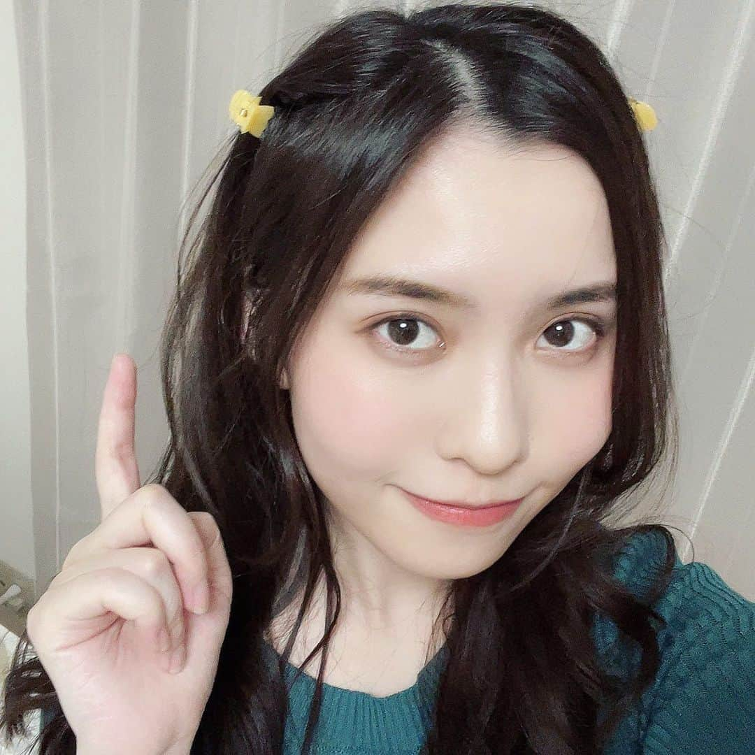 春名風花さんのインスタグラム写真 - (春名風花Instagram)「最近ハマってる髪型🌸  #春名風花 #ヘアアレンジ」3月5日 21時26分 - harunafuka