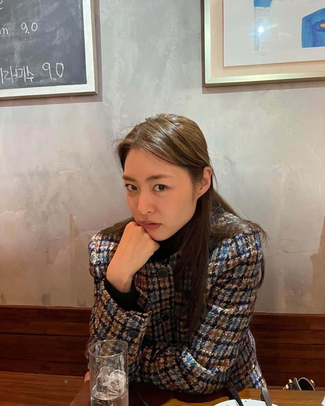 イ・ヨニさんのインスタグラム写真 - (イ・ヨニInstagram)「흔들림이 좋앙🙂」3月5日 22時02分 - yeonhee.luv