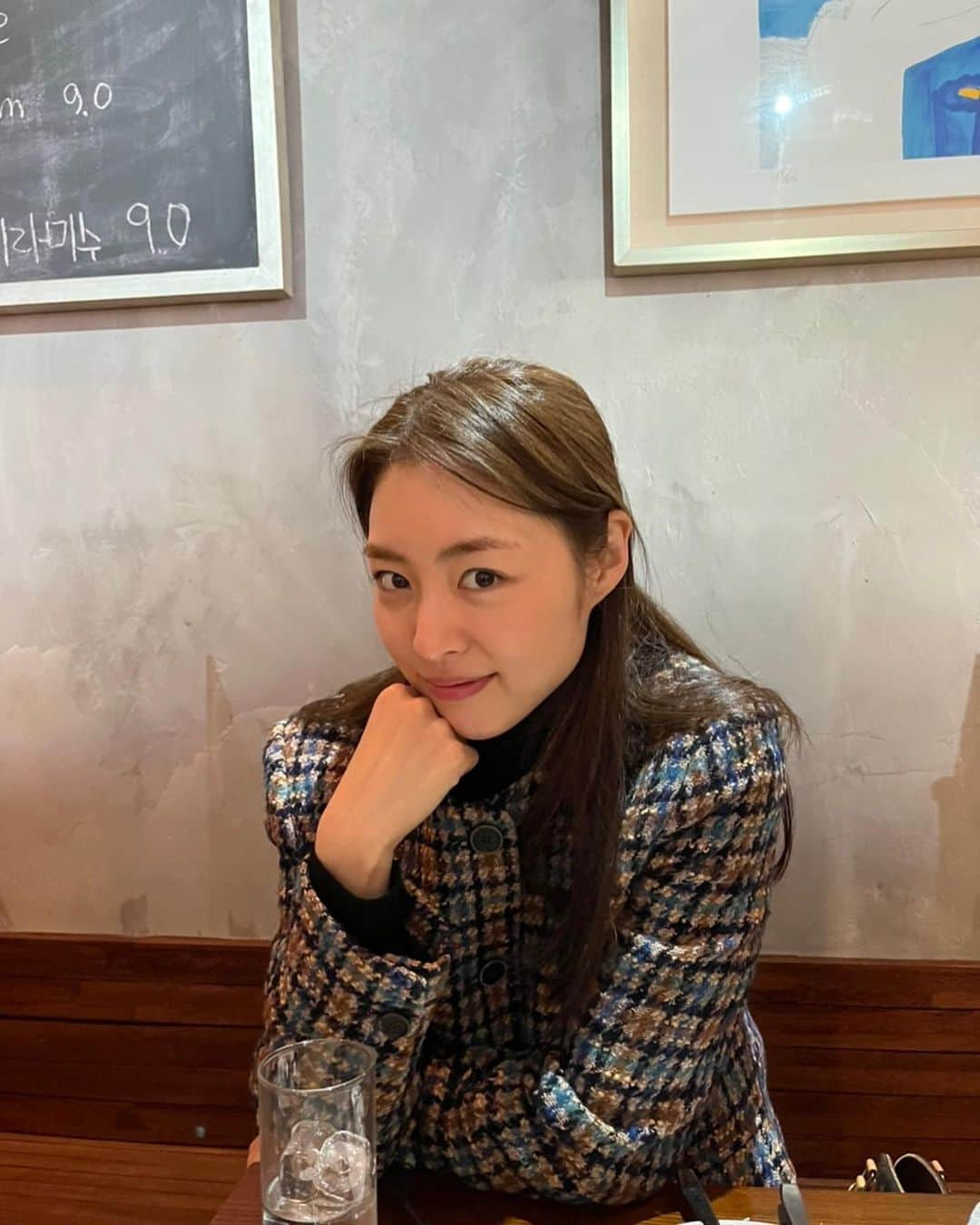 イ・ヨニさんのインスタグラム写真 - (イ・ヨニInstagram)「흔들림이 좋앙🙂」3月5日 22時02分 - yeonhee.luv