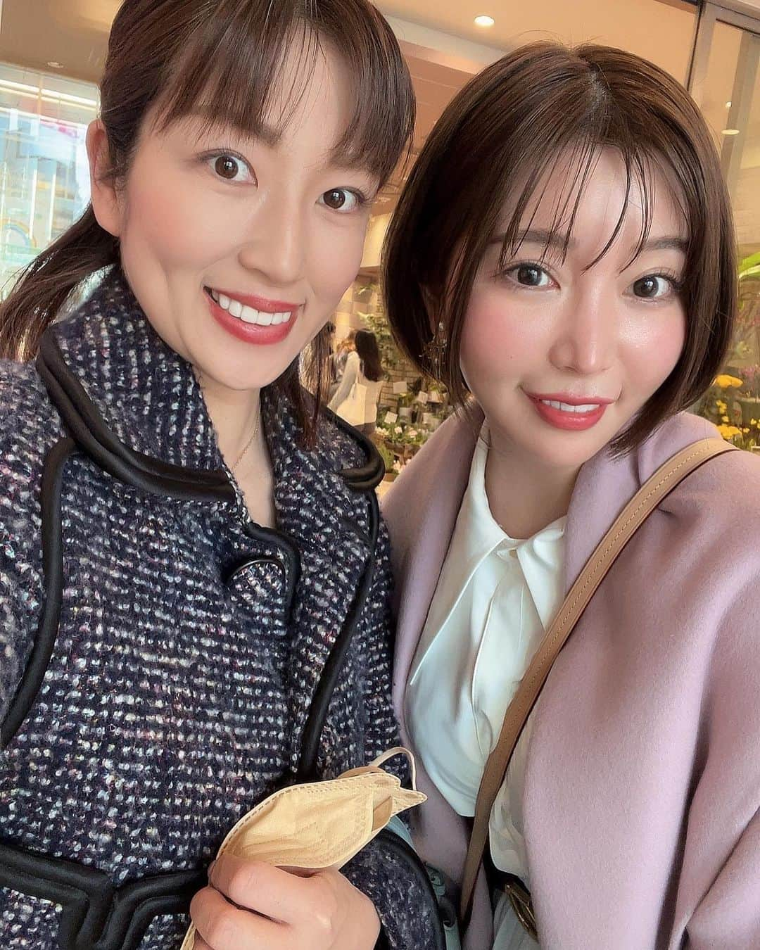 庄司ゆうこさんのインスタグラム写真 - (庄司ゆうこInstagram)「先日、青山にある太月って和食屋さんと恵比寿にあるやましろというお寿司屋さんにランチで行ってきました☺️ 出産お祝いにラルフローレンのベビー服を頂いたよー♪✨ そして7枚目の写真は @seikabiyori 青花日和の青汁で乾杯🥂 入院中も持参していたし、常に私のカバンの中には青汁が入っていて、みんなにお裾分けしてます🤣 ゆいちゃんも、なのちゃんも今グラビアで大活躍中なので是非インスタチェックしてみてねー(^^) @furuyuistagram  @manamonano  #和食#青山#太月#お寿司#鮨#やましろ#恵比寿#ランチ#出産祝い#ラルフローレン#ベビー服#青汁#乾杯#青果日和#現役#グラビアアイドル」3月6日 0時06分 - yuko.shoji