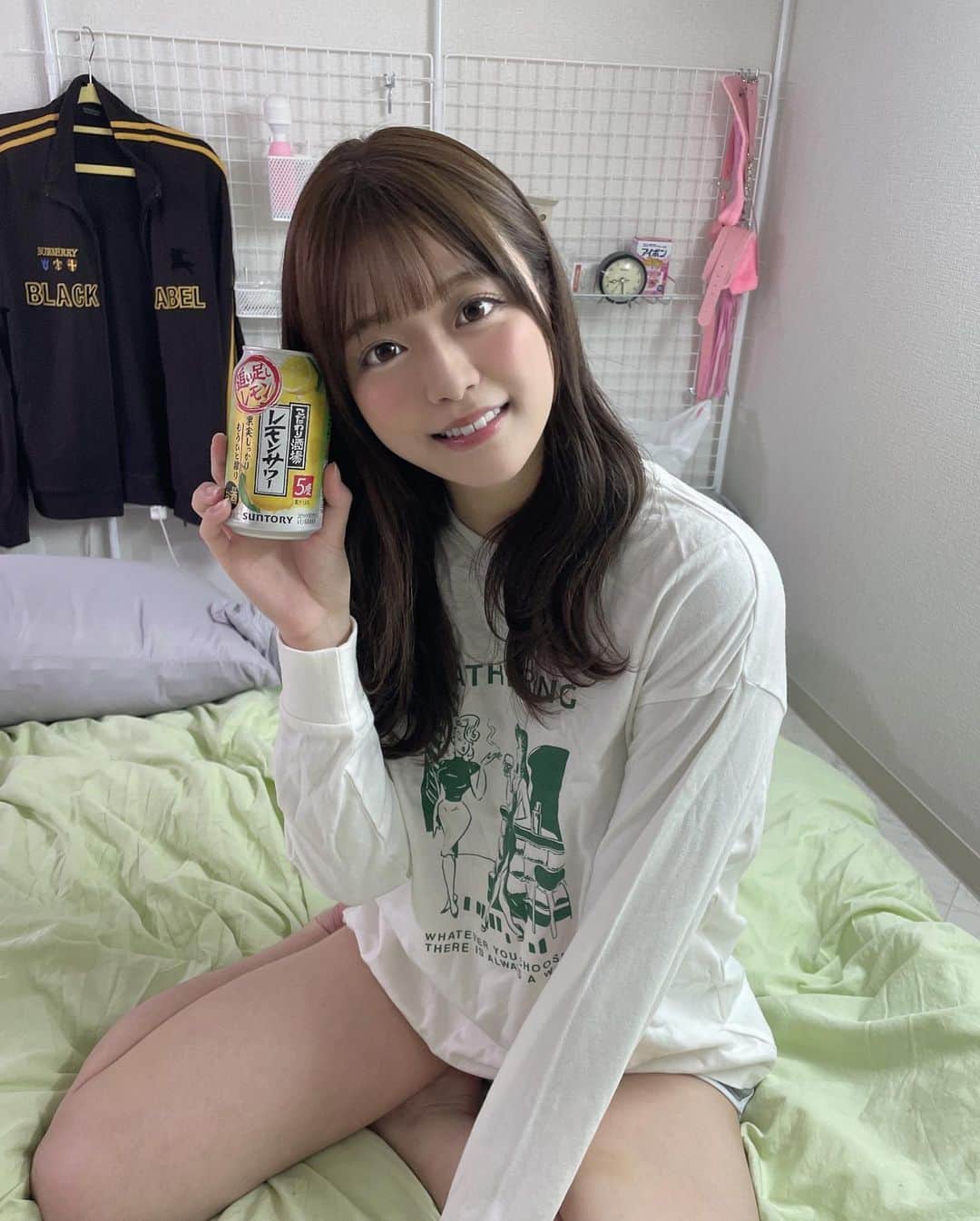 奏音かのんさんのインスタグラム写真 - (奏音かのんInstagram)「一緒におーちで飲む？🤤💕」3月7日 19時43分 - kanon__kanade