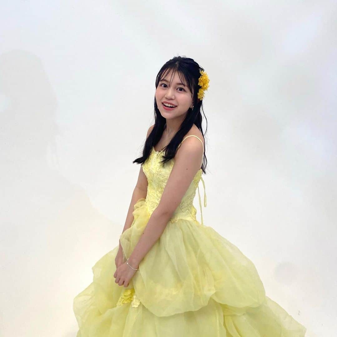 北川花音さんのインスタグラム写真 - (北川花音Instagram)「⁡ 今月号の05line卒業ページでは、 黄色のドレスを着ました〜🍯 裾がふわっとしているドレスを 着てみたかったので、 着れて嬉しかったな〜♡ ⁡ #ドレス  #北川花音  #ニコラ  #nicola」3月7日 20時51分 - kanon_kitagawa
