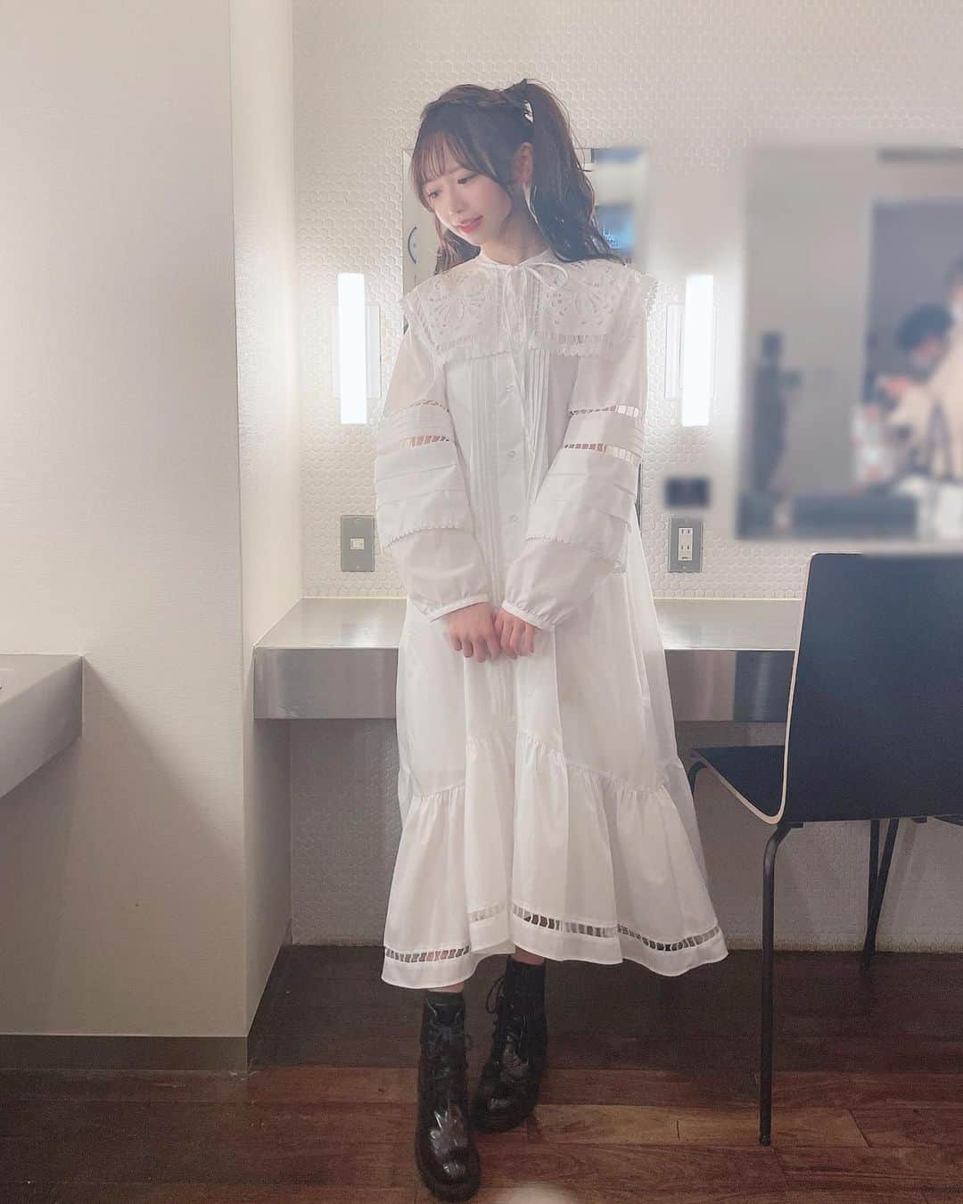 畑美紗起さんのインスタグラム写真 - (畑美紗起Instagram)「大きい襟の白ワンピ🤍🤍  色んな着方できるようになってるから 組み合わせも楽しみだ〜😊💭  #春コーデ #白ワンピ #ワンピース #snidelワンピース #snidel #ファッション #ファッションコーデ #髪型 #髪型アレンジ #ヘアアレンジ #今日のコーデ #ラストアイドル #ラストアイドル2期生 #畑美紗起 #ワンピースコーデ #fashion #fashiongram #fashionista #ootd  #ootdfashion  #instafashion #dailylook #hairstyle #outfit #hair #onepiece #japanesegirl #japanese #みちゃしふく」3月7日 23時33分 - miiicha_0327