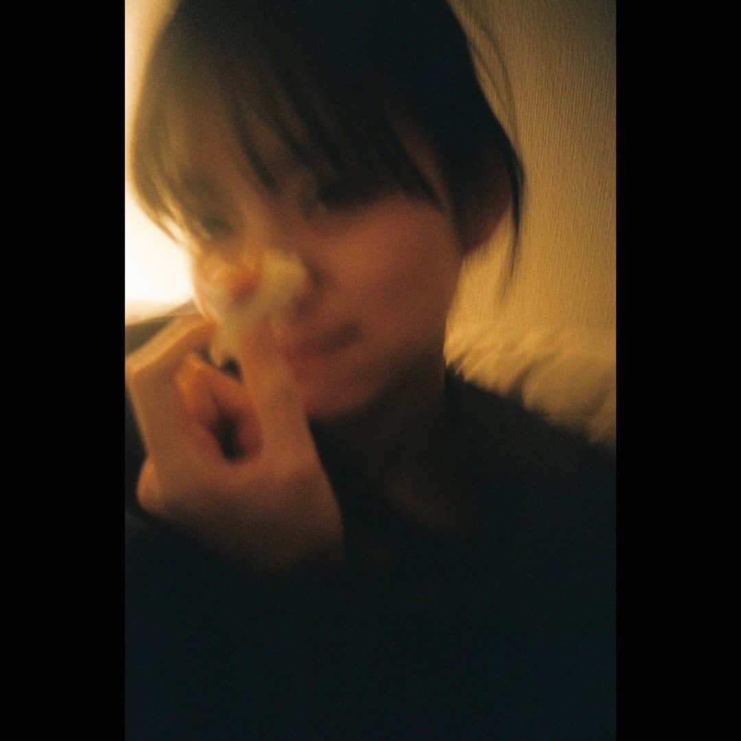 永瀬莉子さんのインスタグラム写真 - (永瀬莉子Instagram)「気づいたら最後の一口を迎えてしまったフルーツサンド＾＾ほっぺたおちた」3月8日 20時47分 - rico_nagase_