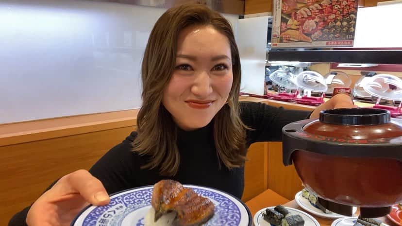 karenさんのインスタグラム写真 - (karenInstagram)「回転寿司で大食いチャレンジしてきたよ🍣💕🤝  めっちゃうまかった！！！  食べるの大好きなのでこれからも大食い企画をどんどんしていこうと思う☺️☺️  うなぎ最高にUMA UMA❤️🤟  #くら寿司 #youtube #大食い #爆食い」3月8日 21時51分 - karennakamura.r