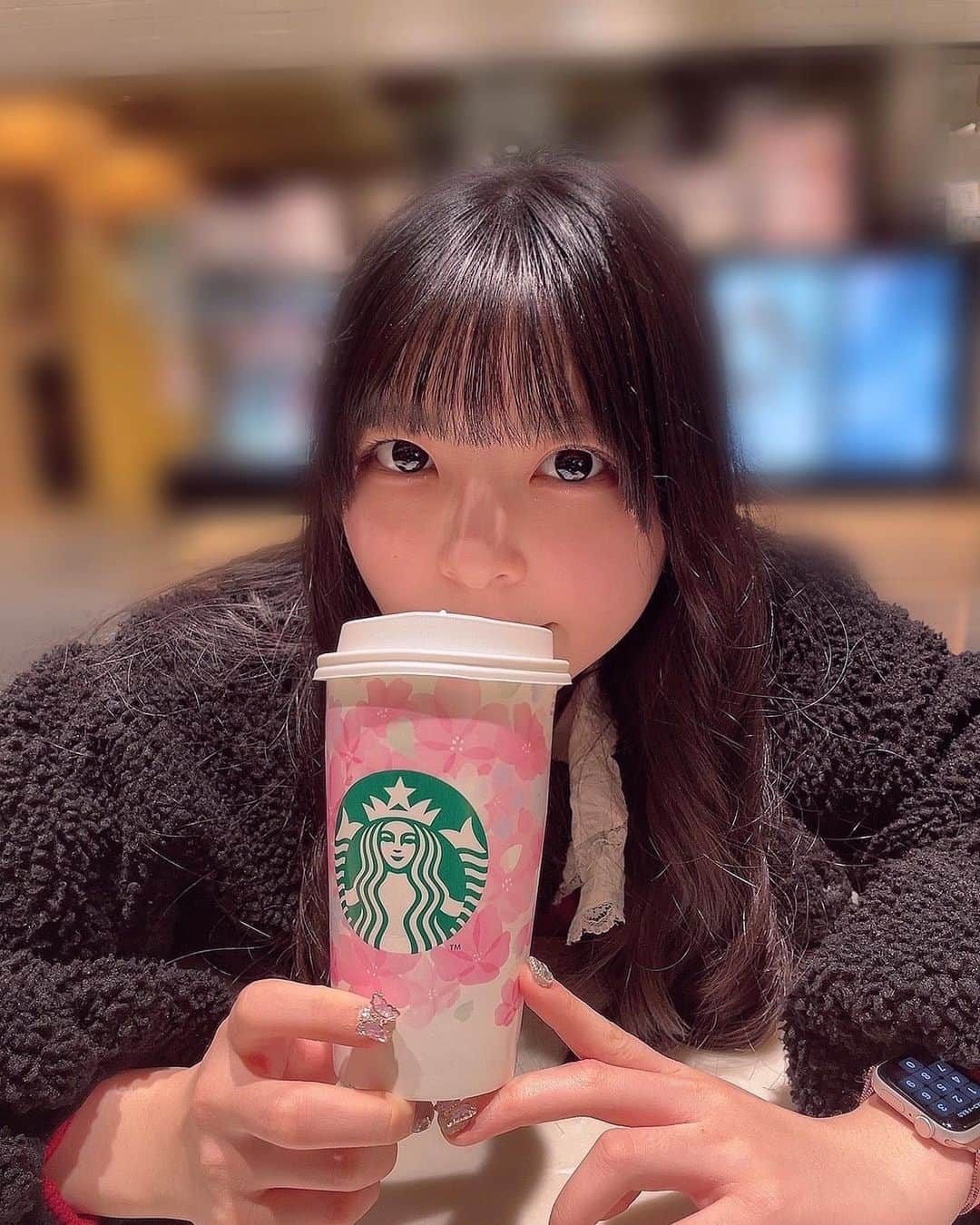 鈴木愛菜さんのインスタグラム写真 - (鈴木愛菜Instagram)「スタバのチャイティーラテ が1番好き🤍  #スタバ」3月8日 22時24分 - _enatan0109_