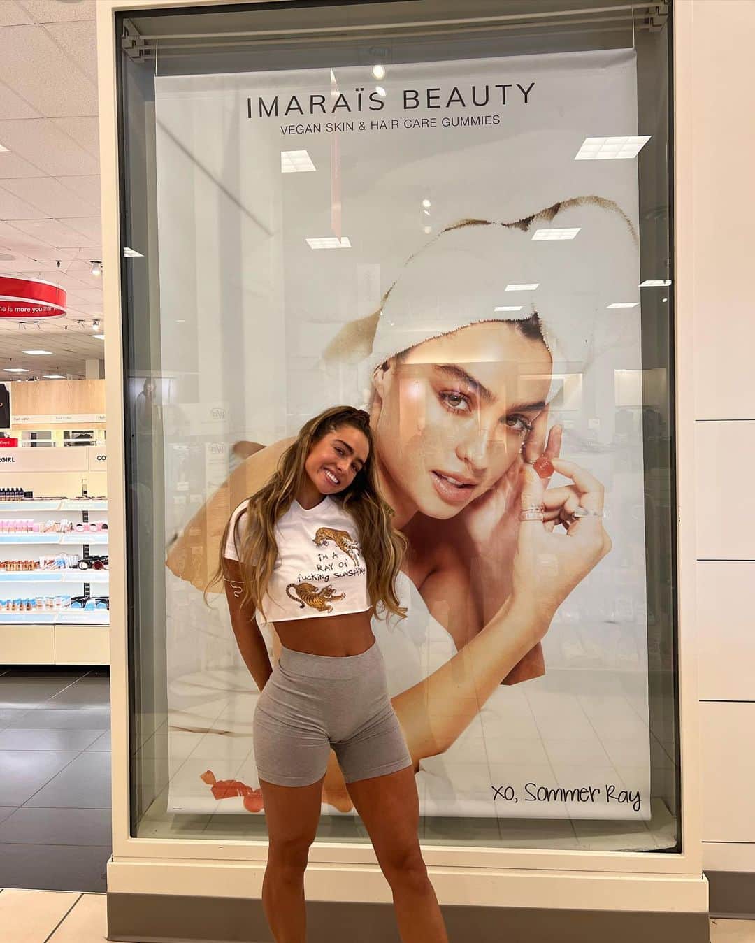 Sommer Rayさんのインスタグラム写真 - (Sommer RayInstagram)「the best woman’s day everrr! thank you soooo so so much @jcpenney! @imaraisbeauty launched in select stores & online at @jcpenney ❤️‍🔥❤️‍🔥 (posted all the pics we took cause couldn’t decide on one lol like always)」3月9日 9時34分 - sommerray