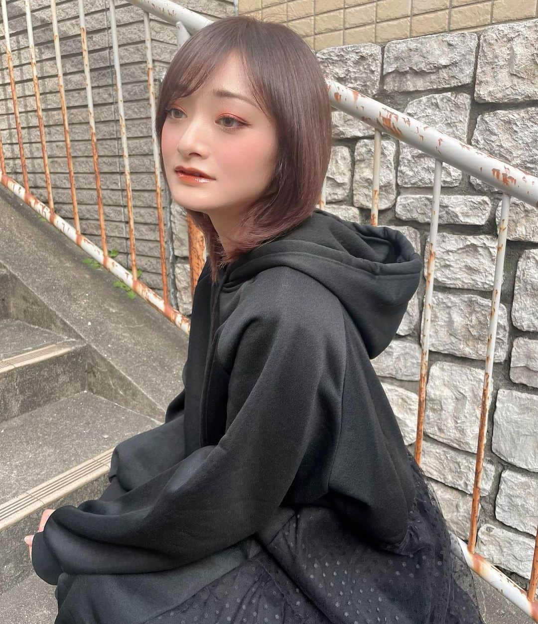 内田美麗（麗奈ゆう）さんのインスタグラム写真 - (内田美麗（麗奈ゆう）Instagram)「@accomplish_shun さんにトリートメントしてもらったよ😊❣️ 久しぶりのヒト幹細胞トリートメント💓 髪の毛が生き返ったぁ✨🥰  リタッチもしてもらったんだ💁‍♀️  お忙しい中ありがとうございました🙇‍♀️❣️  #ミネコラ#恵比寿美容室#代官山美容室#ヒト幹細胞#accomplish代官山 #ミネコラパーフェクト3#艶髪 #髪質改善#hair#水素トリートメント#イルミナカラー #アコンプリッシュ#ヘア#hair」3月9日 21時05分 - miretan29