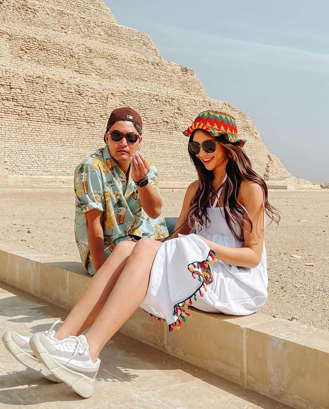 VIENNAさんのインスタグラム写真 - (VIENNAInstagram)「Definitely not tourists😜  #travel #Egypt」3月9日 21時20分 - viennadoll_official