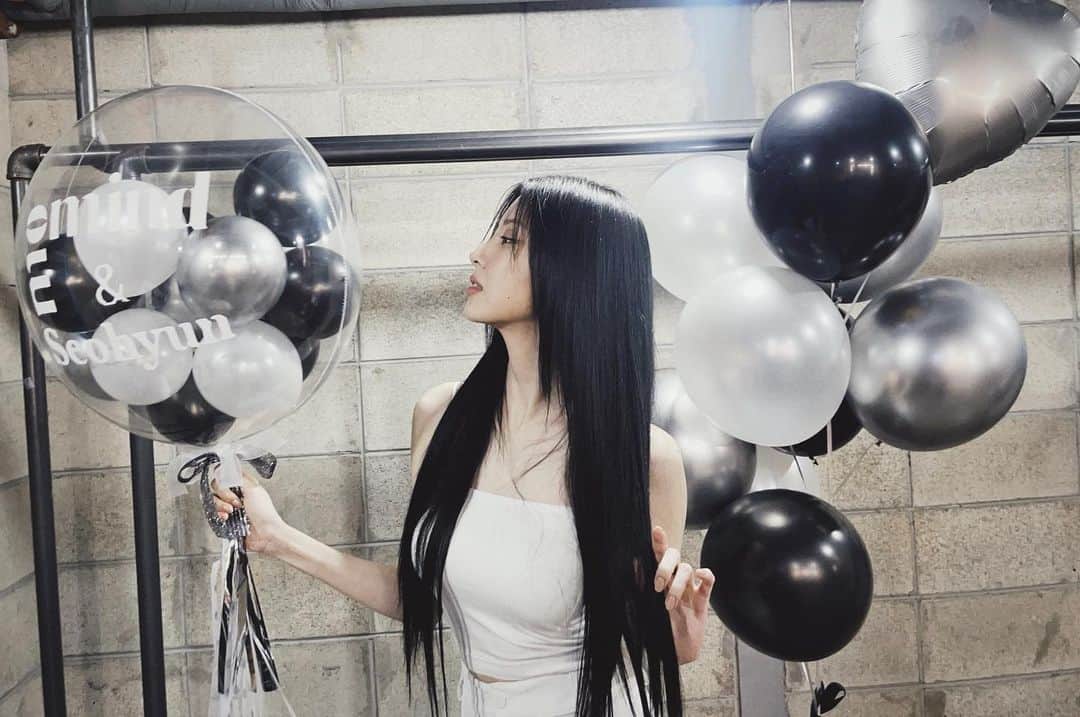 ソヒョンさんのインスタグラム写真 - (ソヒョンInstagram)「Hair, 질 수없어🖤 #광고모델 #광고 #모마인드」3月10日 14時00分 - seojuhyun_s