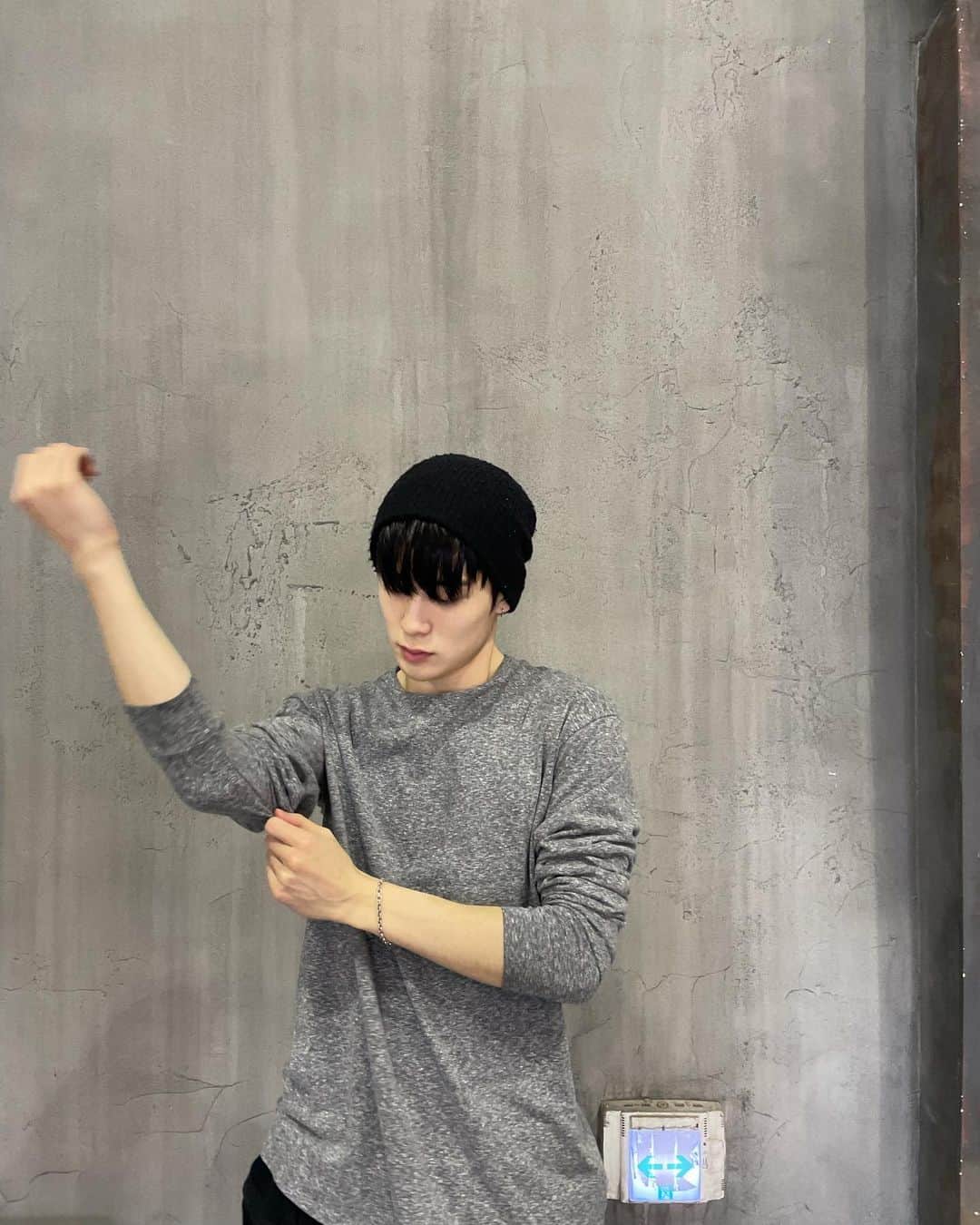 ジェヒョンさんのインスタグラム写真 - (ジェヒョンInstagram)「퇴근네컷」3月10日 16時52分 - _jeongjaehyun