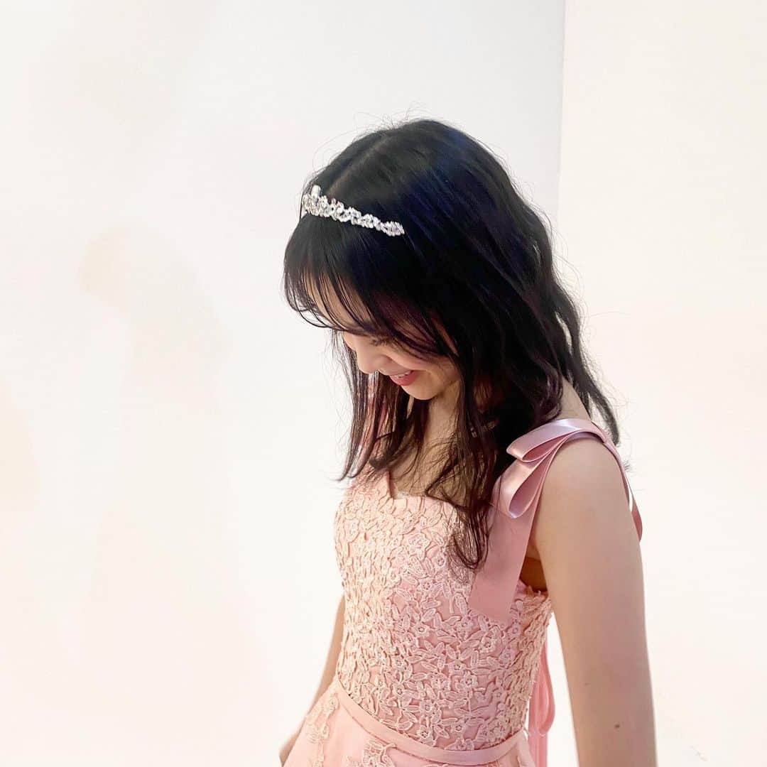 林芽亜里さんのインスタグラム写真 - (林芽亜里Instagram)「🎀 ⁡ とってもとっても可愛い卒業ドレス♡♡ ピンクのドレスを着ることができて幸せ☺️ ⁡ ひとりひとりみんな色が違うから卒業ページはとってもカラフルでした\(◡̈)/!! ⁡ ⁡ #ニコラ #ニコラ4月号発売中 #林芽亜里」3月10日 17時52分 - meari__hayashi