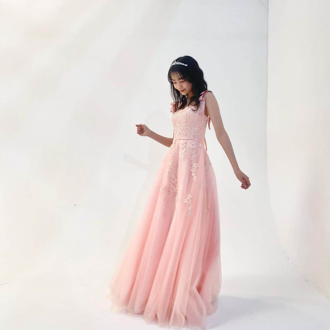 林芽亜里さんのインスタグラム写真 - (林芽亜里Instagram)「🎀 ⁡ とってもとっても可愛い卒業ドレス♡♡ ピンクのドレスを着ることができて幸せ☺️ ⁡ ひとりひとりみんな色が違うから卒業ページはとってもカラフルでした\(◡̈)/!! ⁡ ⁡ #ニコラ #ニコラ4月号発売中 #林芽亜里」3月10日 17時52分 - meari__hayashi