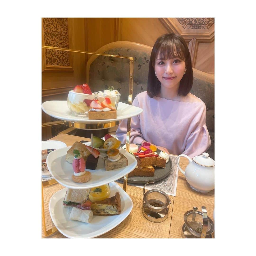 森田真理華さんのインスタグラム写真 - (森田真理華Instagram)「サンスポの中央競馬担当の なぎちゃん @nagisa_0930 に遊んでもらいました🥂  初めて美浦で会った時は しばらく全力で人見知りされて 全然笑ってくれなくて、 それでもたくさん話しかけてたら いつのまにかニコニコしてくれるようになりました。 今ではしょっちゅう連絡取ってます。 幸せです🤝（笑） . クールに見えて実はとっても情熱的で 謙虚でいい子で面白い子なのみんなに知ってほしい！（笑） 本当に愛おしい子！！  なぎちゃん平場もかなり当てます💁🏻‍♀️🤍  #水信フルーツパーラー」3月10日 22時16分 - marika__morita