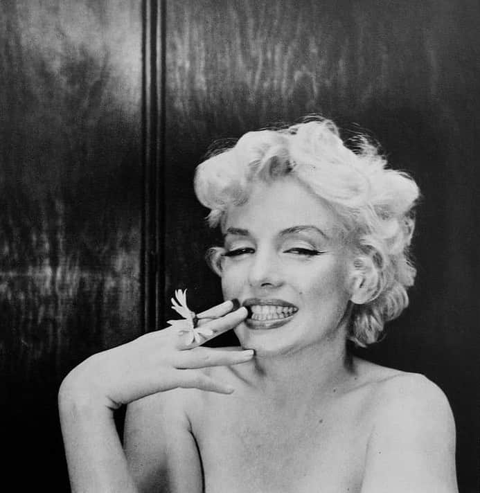 マリリン・モンローさんのインスタグラム写真 - (マリリン・モンローInstagram)「Marilyn photographed in 1956 ❤️」3月11日 6時58分 - welovemarilyn