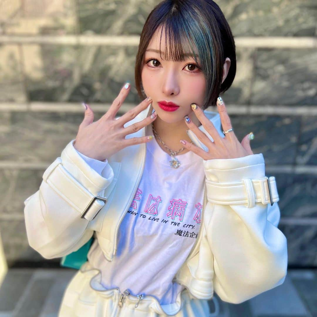 えっちゃんさんのインスタグラム写真 - (えっちゃんInstagram)「. @yukirin_u のブランド @cyunpercent_official の服着てみたよ💕 . . 身長153cmだとこんな感じ💞 きゅん👼🏻 . .  #トップス : @dqn12345678 .  #ジャケット : @cyunpercent_official .  #スカート : @cyunpercent_official .  #シューズ : @h.naoto_official .  #バッグ : @aland_jp . . . .  #プチプラコーデ  #コーデ　#今日のコーデ #ルーズソックスコーデ #ルーズソックス #厚底サンダル #コーディネート  #ホワイトコーデ #ファッション #休日コーデ  #ストリートコーデ   #プチプラ #通販  #韓国ファッション #個性派ファッション   #韓国ファッション #153cmコーデ #155cmコーデ #低身長コーデ #骨格ストレート #ブルベ夏 #grl #グレイル」3月11日 16時05分 - ecchan_bom2