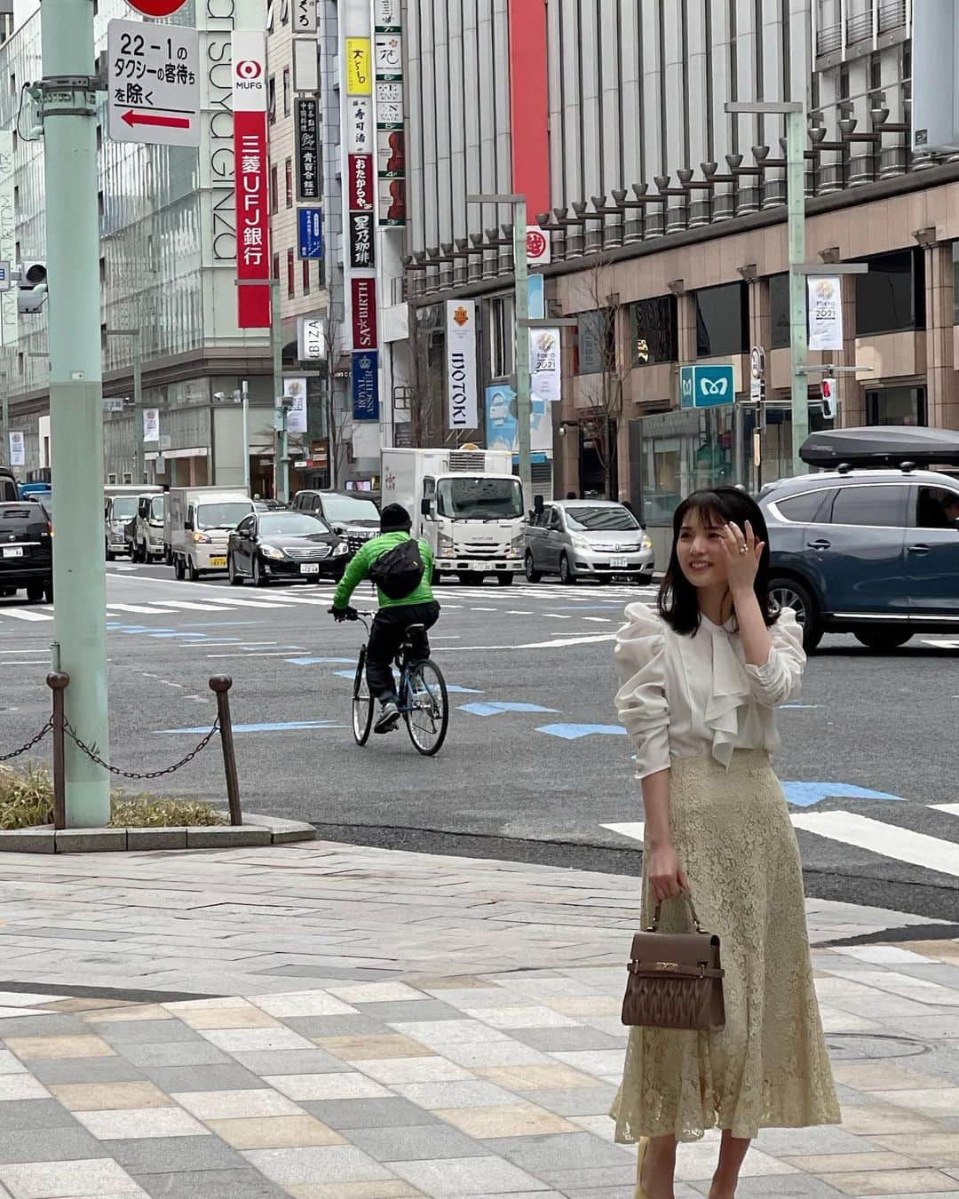 道重さゆみさんのインスタグラム写真 - (道重さゆみInstagram)「発売中の『美人百花4月号』に掲載していただいていますっ❣️ 今月もたくさんっ✨ チェックよろしくお願いします♡♡♡  ファッション、メイク、、 今月も見応えたっぷりで私もたくさん見てます！ お料理のページは美味しそうすぎて…🤤 キムチのレシピは特に真似したい♡ 美人百花片手にスーパー行って 美人百花見ながら食材買ってきたので！！😆 作るのも食べるのも楽しみだーー❣️❣️  #美人百花 @bijinhyakka」3月11日 18時23分 - sayumimichishige0713