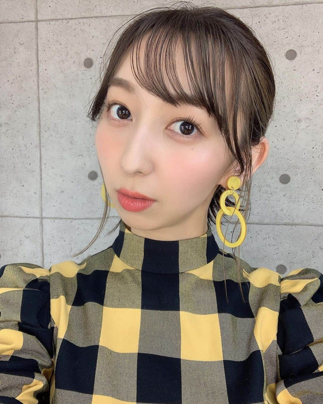 飯田里穂さんのインスタグラム写真 - (飯田里穂Instagram)「🧀🧃  #千葉テレビ#ドルアニシリーズ2 #ぼくらはゆかいな仲間たち  hair make @ayasumimoto 🏕」3月11日 18時35分 - rippi_ii