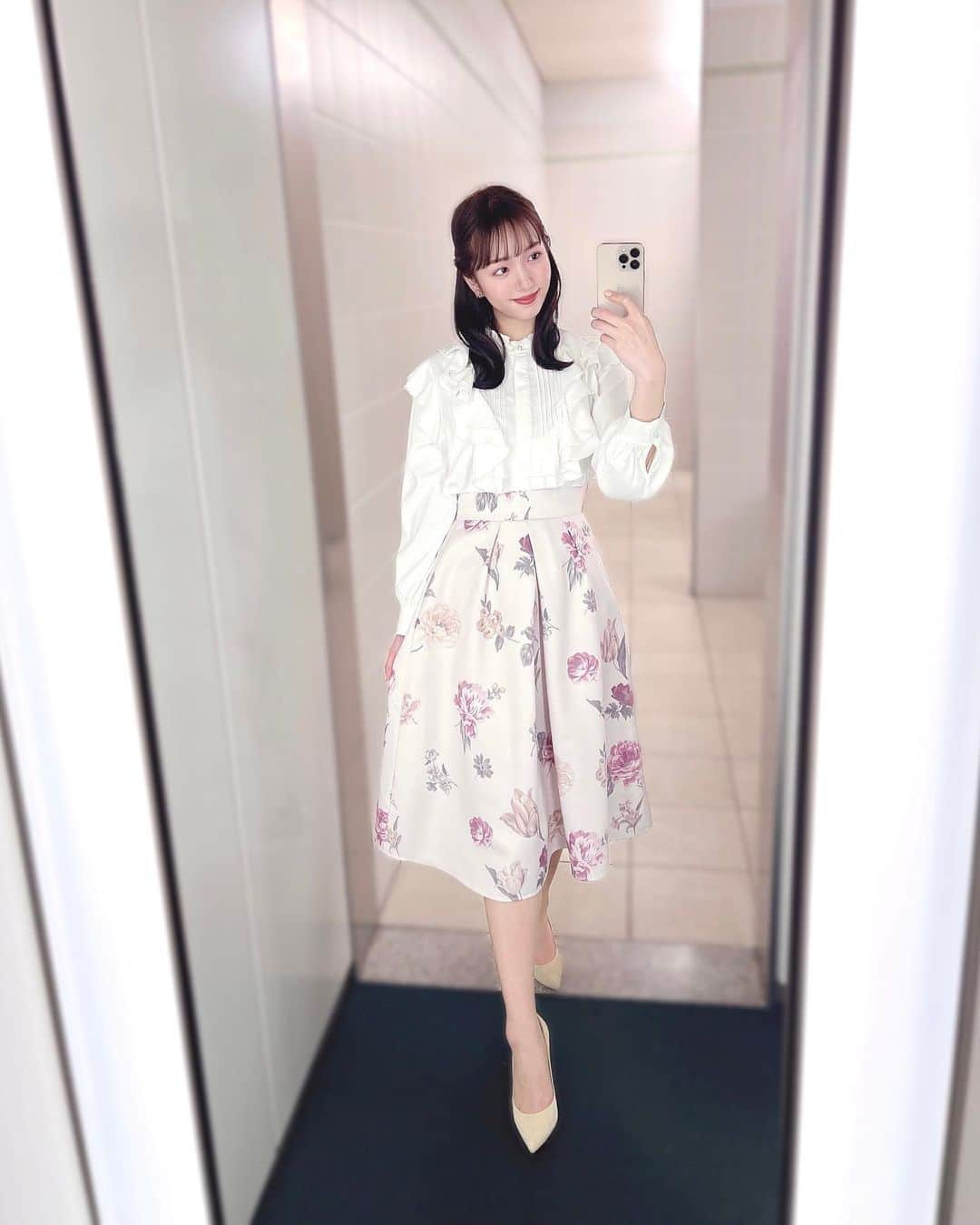 刈川くるみさんのインスタグラム写真 - (刈川くるみInstagram)「こんばんは✨  今週もお疲れ様です🌸  お衣装は ---------------- 1枚目 @tocco_closet  2.3枚目 @granyamaki  アクセサリー @osewaya_official  ---------------- ありがとうございます✨  今週もnews every.ご覧頂きありがとうございました。 改めて、色んなことを再確認できる大切な週でした。  来週からも何卒よろしくお願いいたします。😊🌿  土日お仕事の皆さん！一緒に頑張りましょう！🔥🔥🔥  #newsevery #centforce #セントフォース #アナウンサー #衣装 #コーデ #刈川くるみ」3月11日 20時45分 - kurumi_karikawa