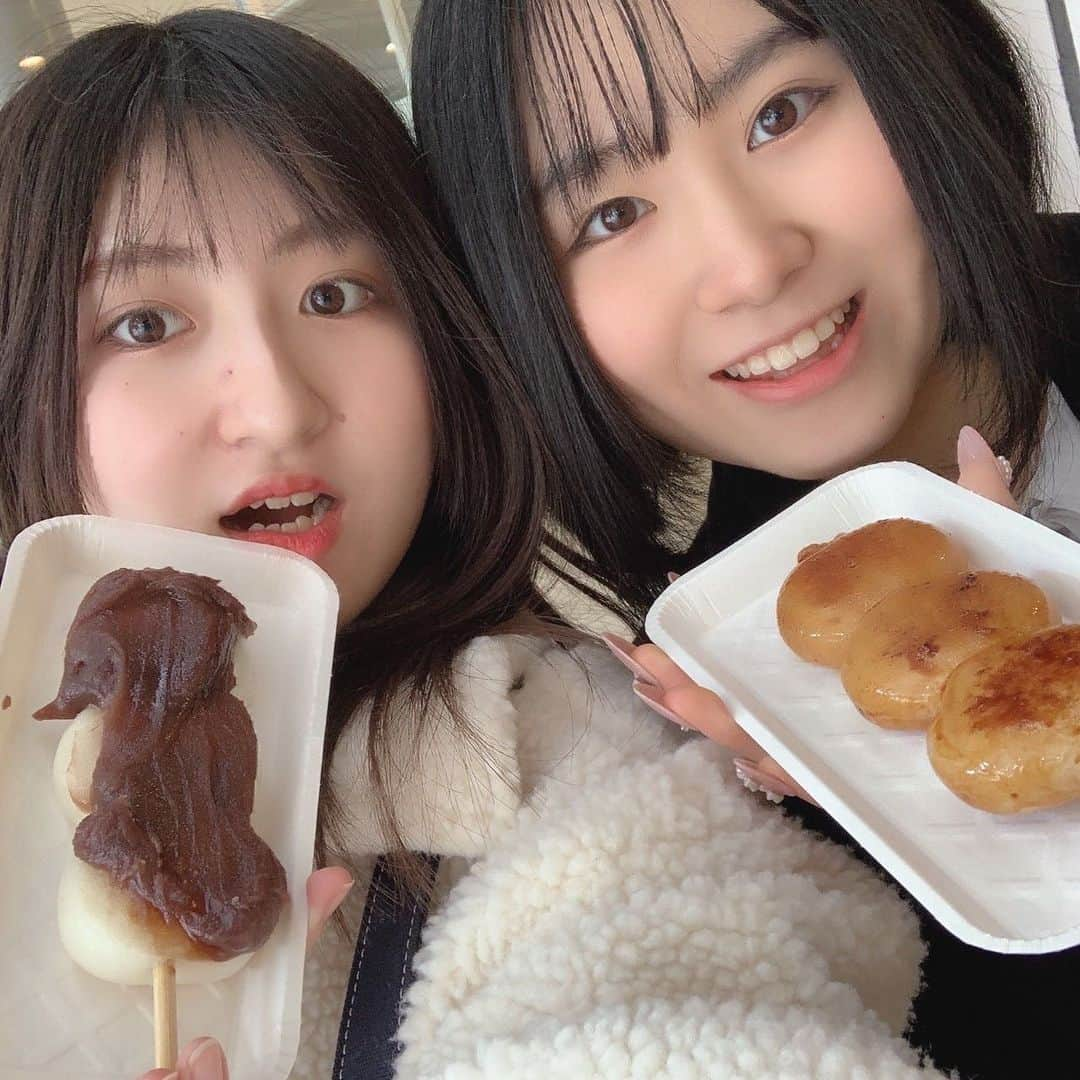 小林星蘭さんのインスタグラム写真 - (小林星蘭Instagram)「くる ことkurumiちゃんとおだんご🍡 こしあんもしょうゆ味もおいしかった…！ 私の語彙力の無いお喋りにも笑って付き合ってくれる有難いお友達です😌💗  #BmF  #kurumi ちゃん  #jk2  #고2   #小学生時代の好きなおやつはみたらし団子でした」3月12日 21時16分 - k_seiran_ta